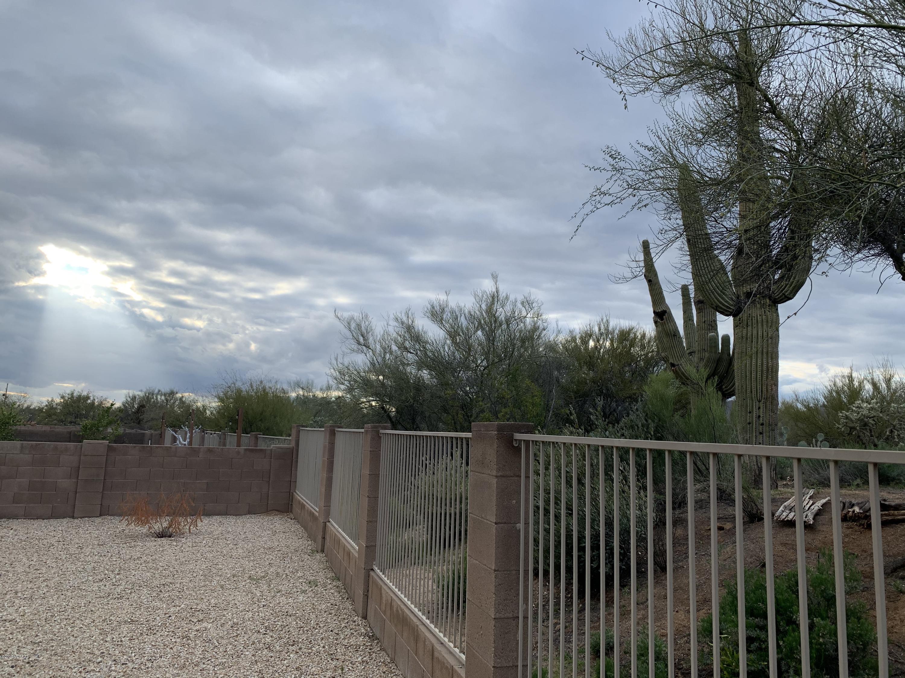 Rancho Vistoso NGHB 10 PCLS S,U & V - Residential