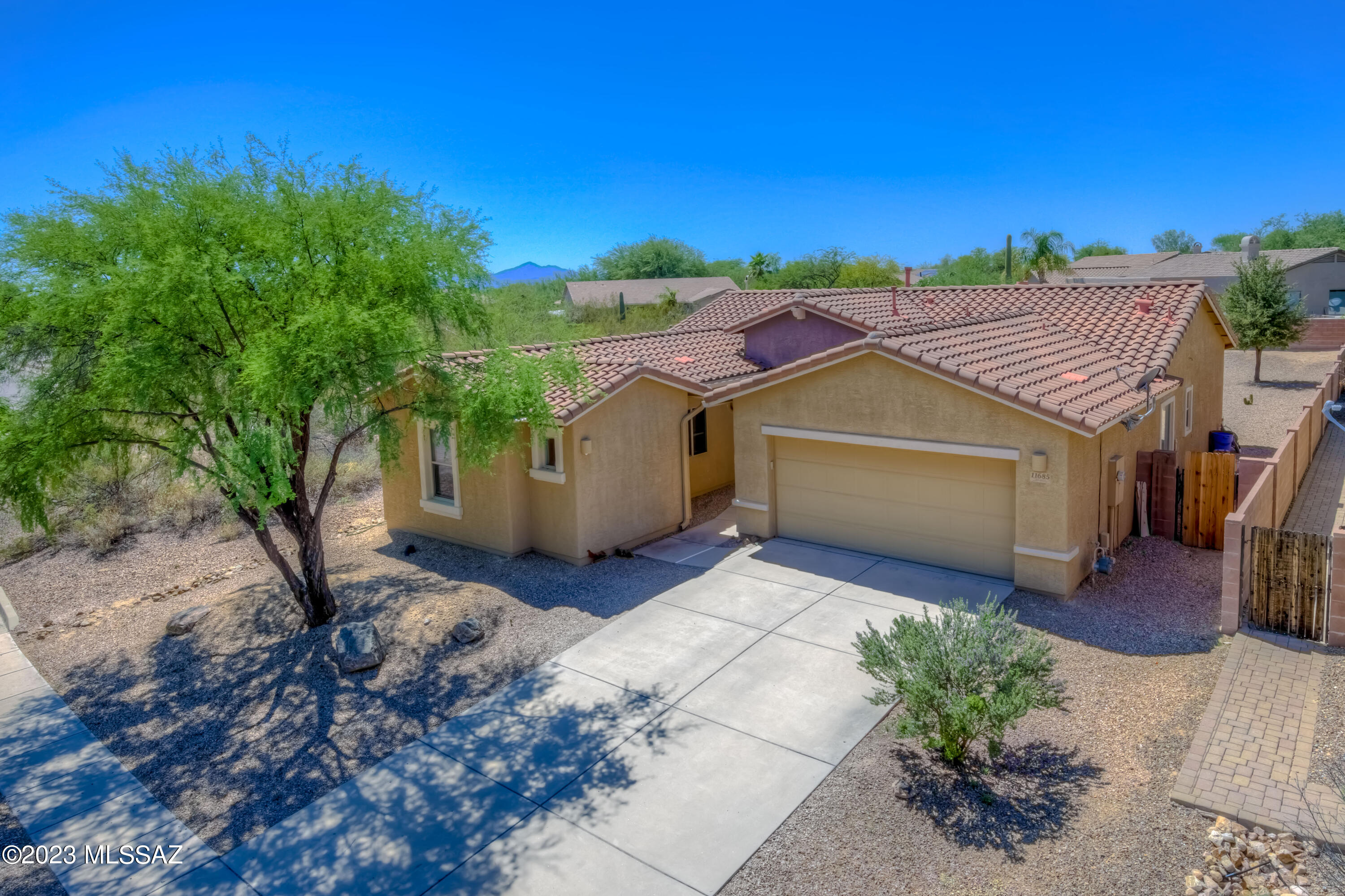3 Bedroom / 2 Bath in highly coveted Verde Ranch subdivision in beautiful Oro Valley. HUGE lot with open space on the south side of the home to provide additional privacy for a pool oasis in the backyard. Upgrades galore! Quiet neighborhood with Great schools! Playground / Park with walking paths to go everywhere. This is a must see that won't last. Come see this gem today!