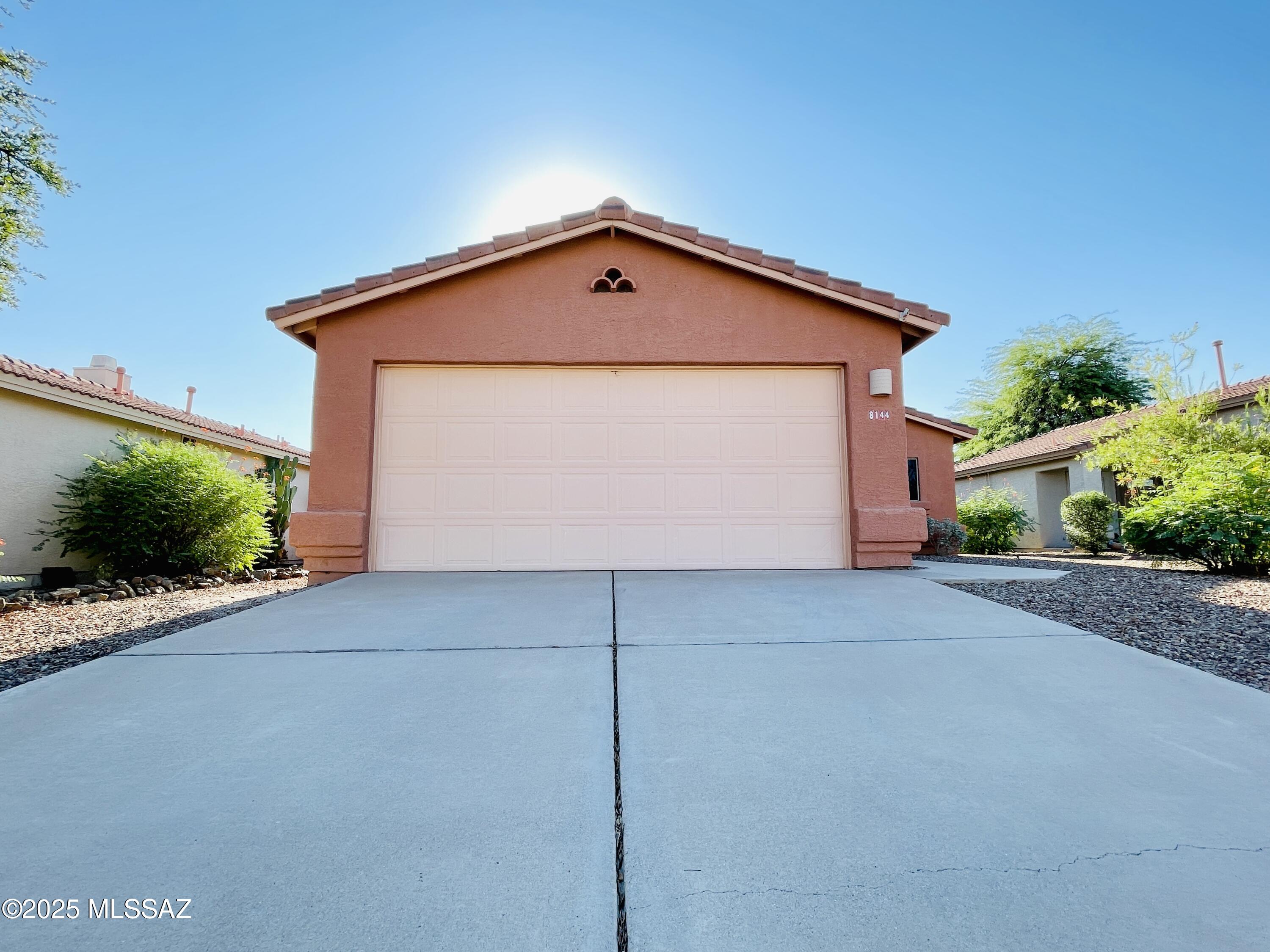 Located in Continental Ranch minutes to I-10 this 2bdr/2ba home is move-in ready! Tile throughout, bright/open, spacious backyard w/covered patio and
two car garage. Fabulous community offers sparkling pool, spa, tennis, basketball and more!
EMS REALTY REPRESENTS THE LANDLORD ONLY ON THIS LISTING