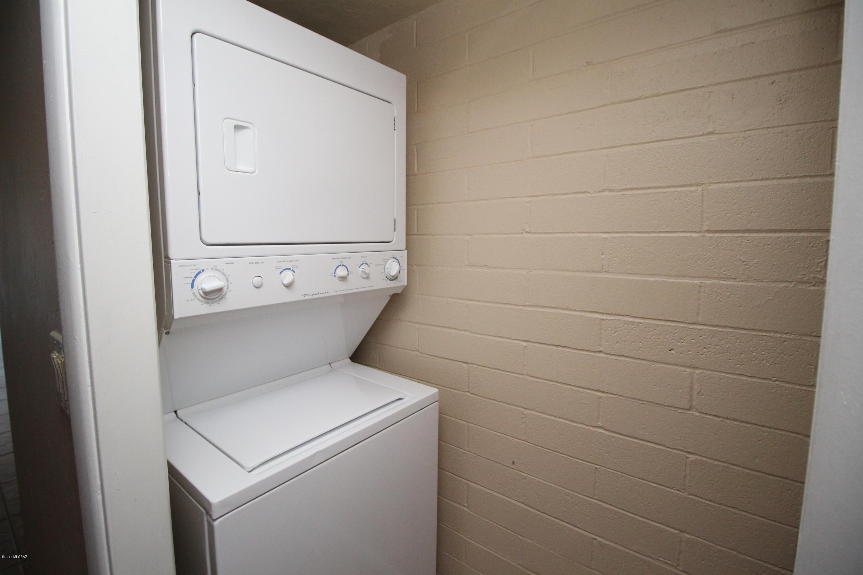 Royal Alvernon Condos. - Residential