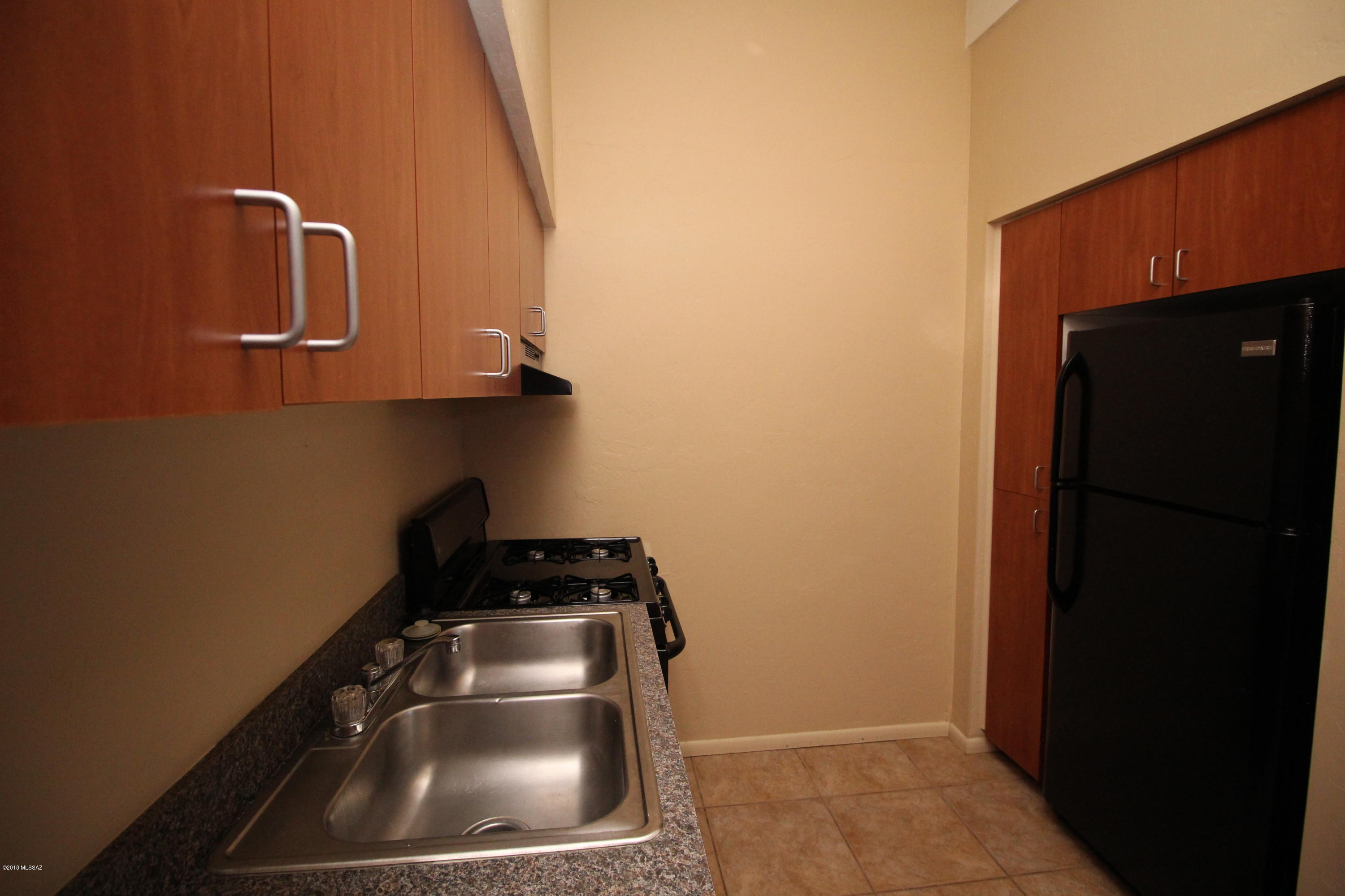 Royal Alvernon Condos. - Residential