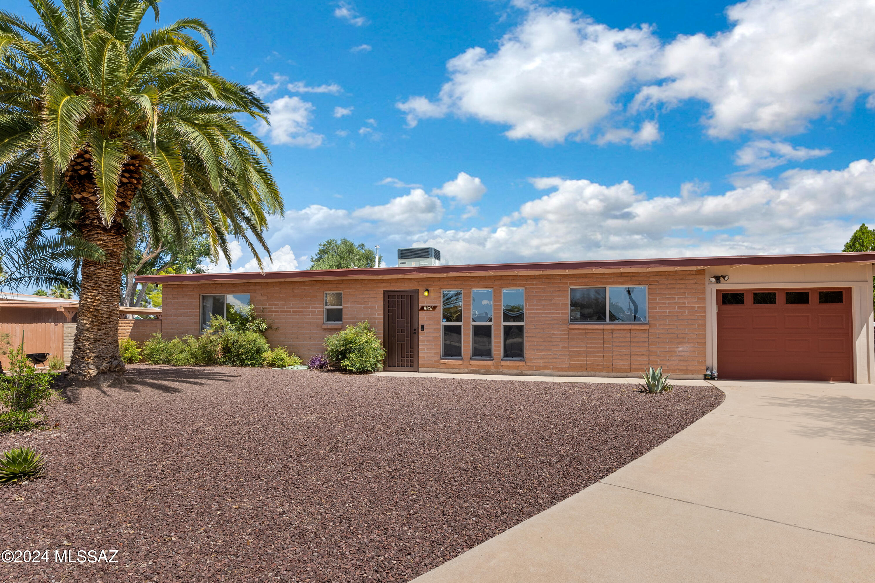 Perfect upgraded home on large lot with pool and mountain views. Newer  upgraded
windows and efficient heating and cooling.
Great room with fireplace that opens to screened Arizona room. Spacious  kitchen with stainless still appliances and separate  dining area. Master bedroom suite with updated bath and additional three  bedrooms and bath. The patio backs to wash for privacy with pool and low care  turf grass , trees to enjoy.
No Hoa
Area in rear yard is plumbed for a hot tub.