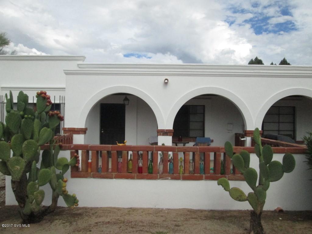 Lovely cozy Villa. Features great patio, includes laundry shed with washer, Dryer. Courtyard, skylights, light and bright. Enjoy the pool. GVR amenities. Updated kitchen, furnished.