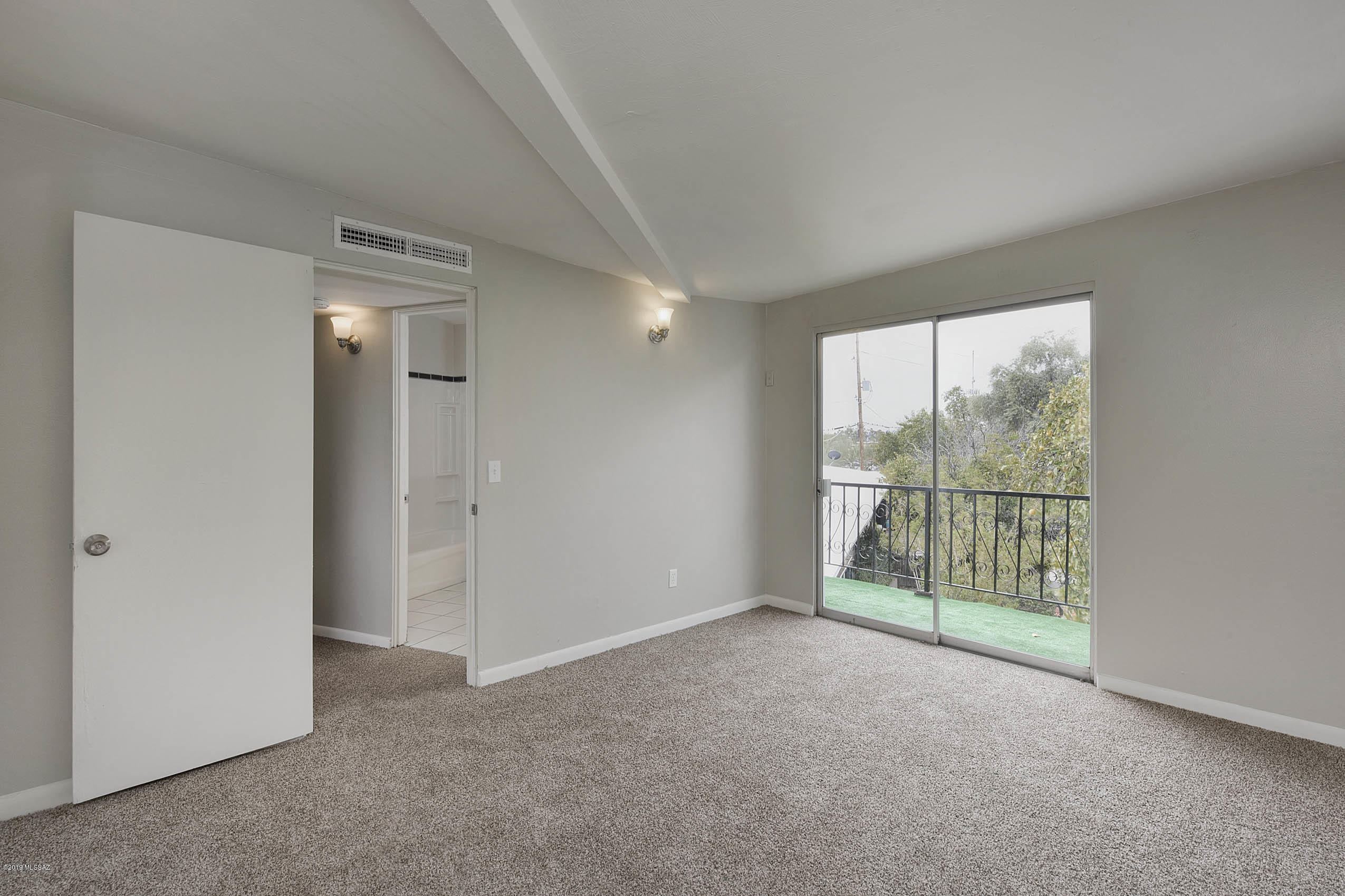 Oracle North Condominiums - Residential