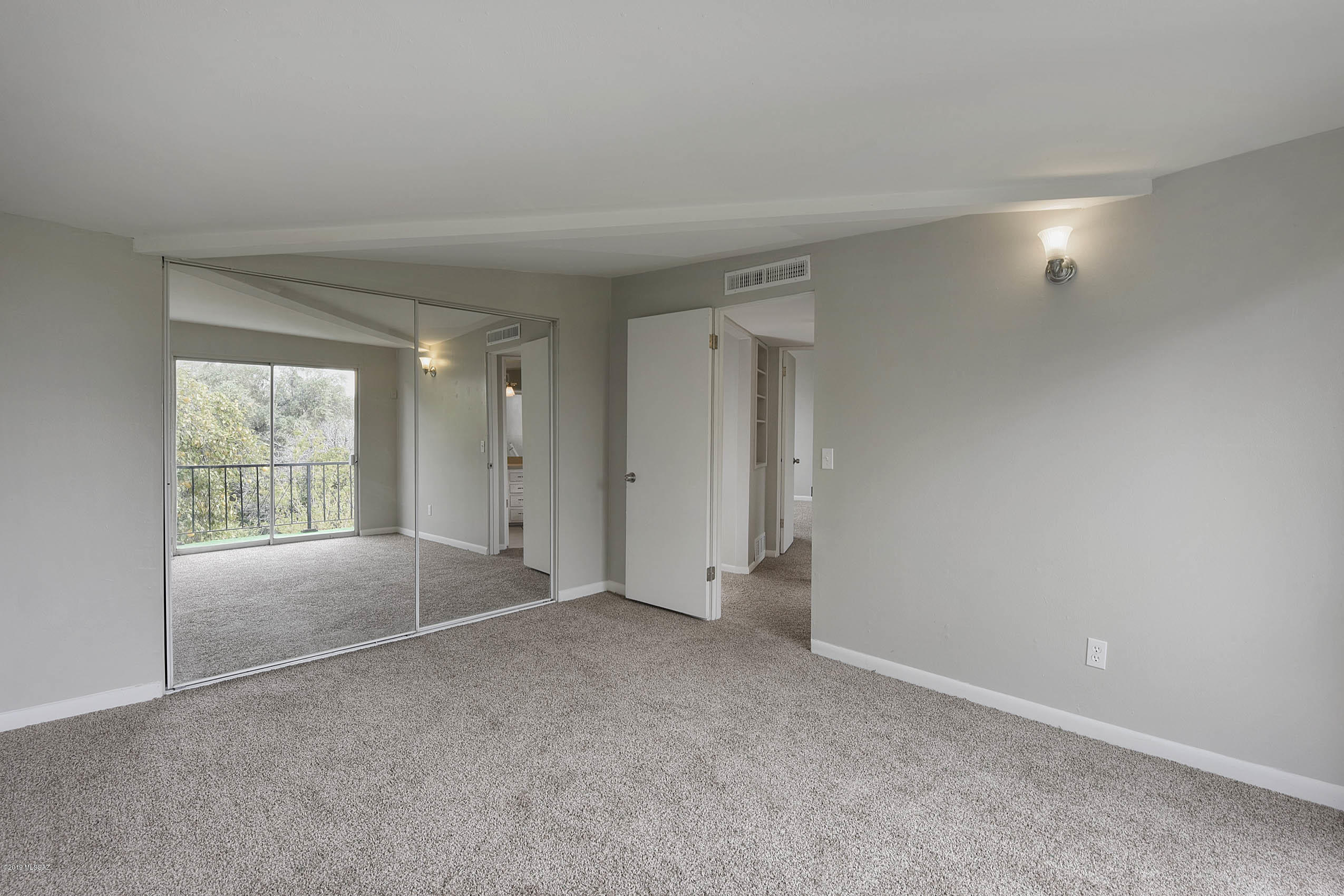 Oracle North Condominiums - Residential