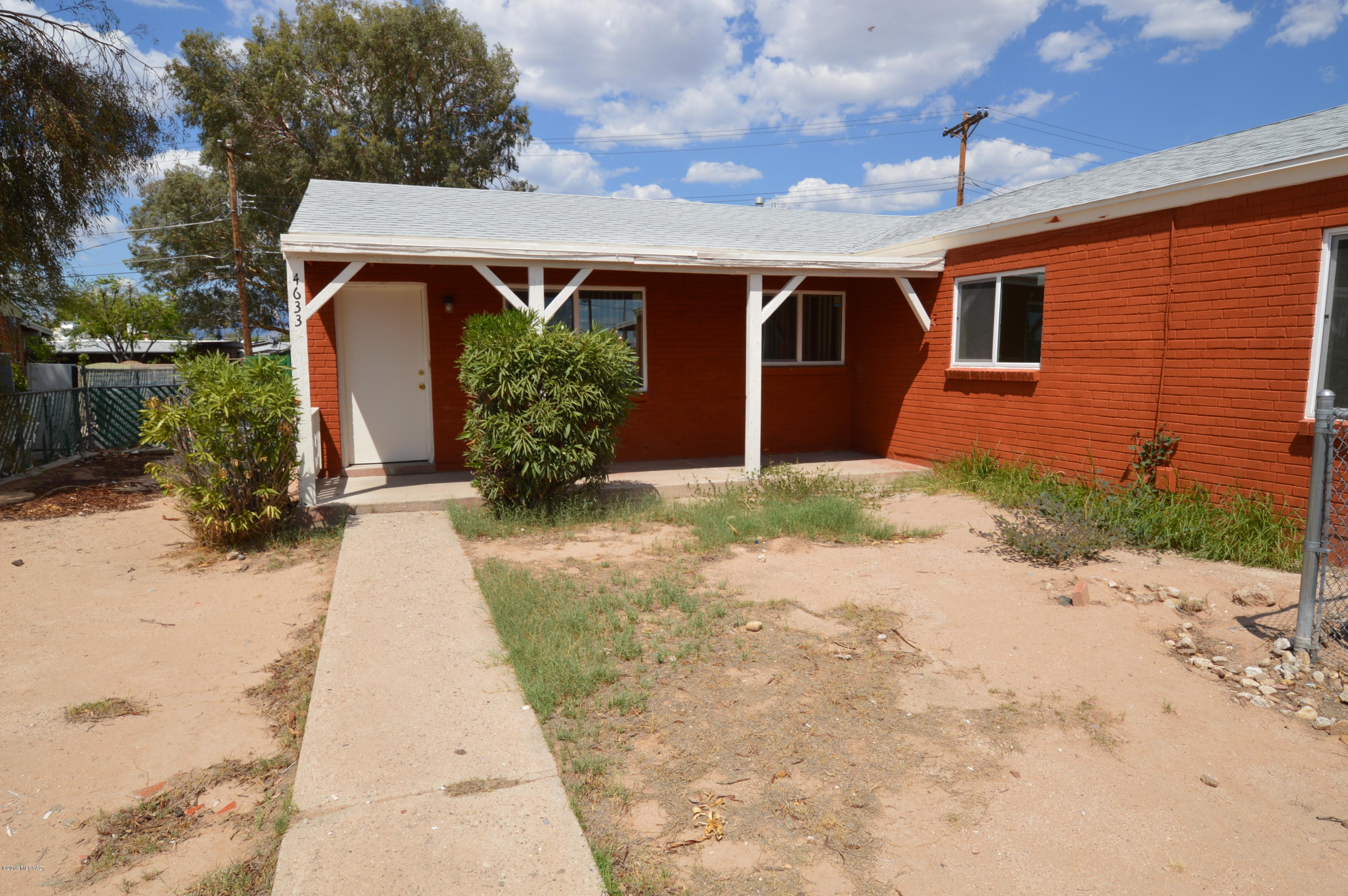 Bright and cheerful 3 bedroom within easy walk of Bonillas Elem, parks and shopping. HUGE fenced yards for approved pets and kids. Gas heat, cooking and hot water. VERY economical. Detached carport and storage. This one wont last long. Call TODAY!