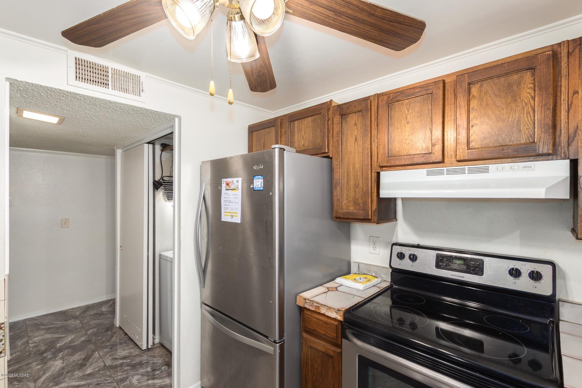 Casas Adobes Estates (541-618) - Residential