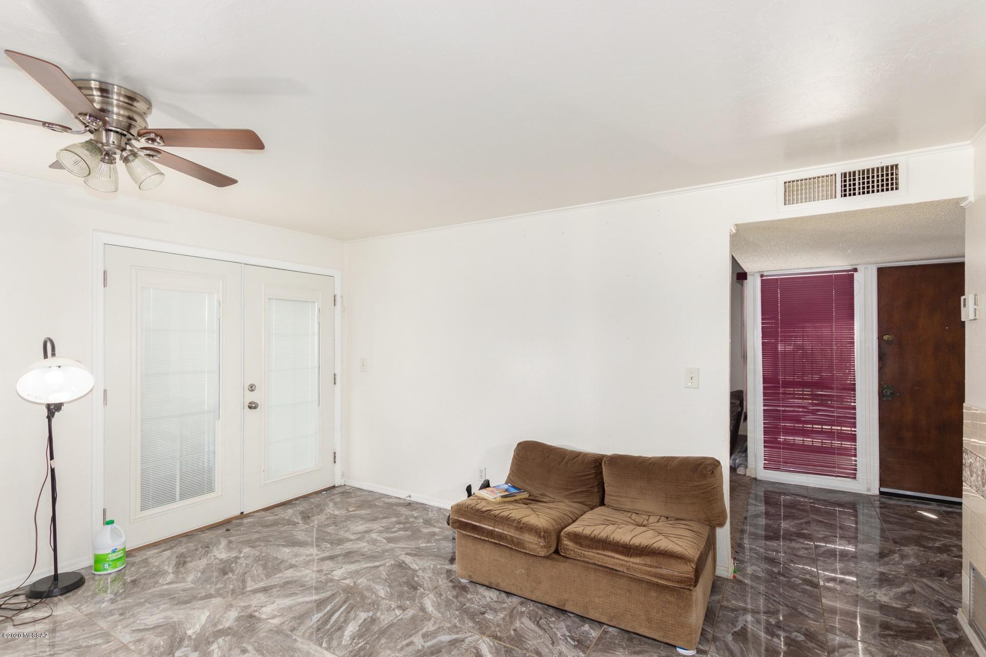 Casas Adobes Estates (541-618) - Residential