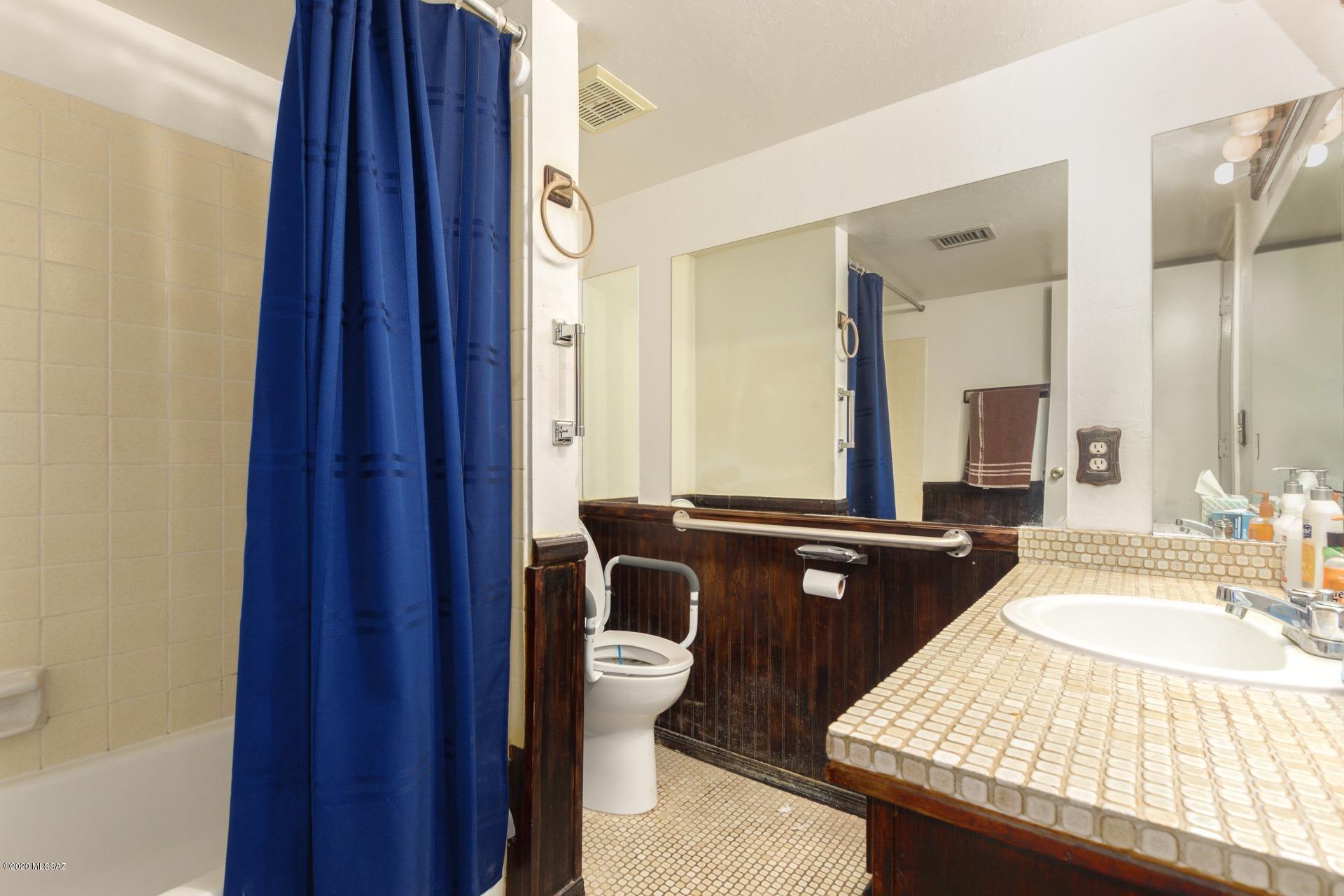 Casas Adobes Estates (541-618) - Residential