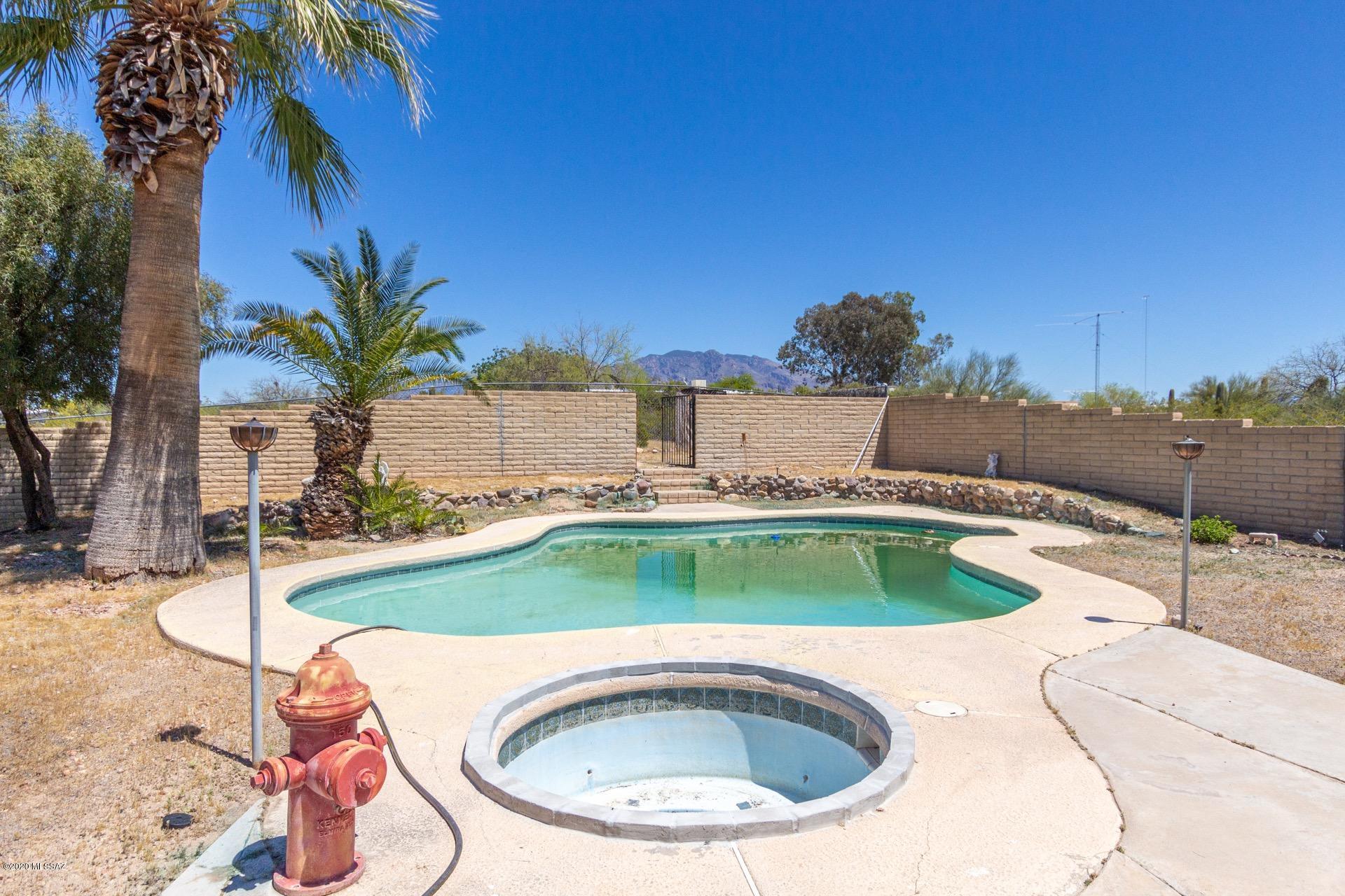 Casas Adobes Estates (541-618) - Residential