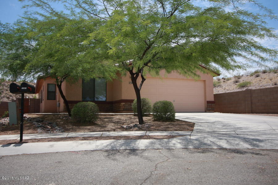DO NOT DISTURB TENANT!  Home is availabe for occupany on 4/2/18.  Very private home tucked in corner of cul-de-sac only one neighbor. Kitchen features lots of cabinet space and countertop area, electric cooktop, and double sinks. Kitchen is open. You have two living spaces - family room plus separate living room/dining room or extra room. All bedrooms have ceiling fans. Bathrooms are tiled  shower enclosures. Garage is finished with epoxy floor covering. Very large back yard.