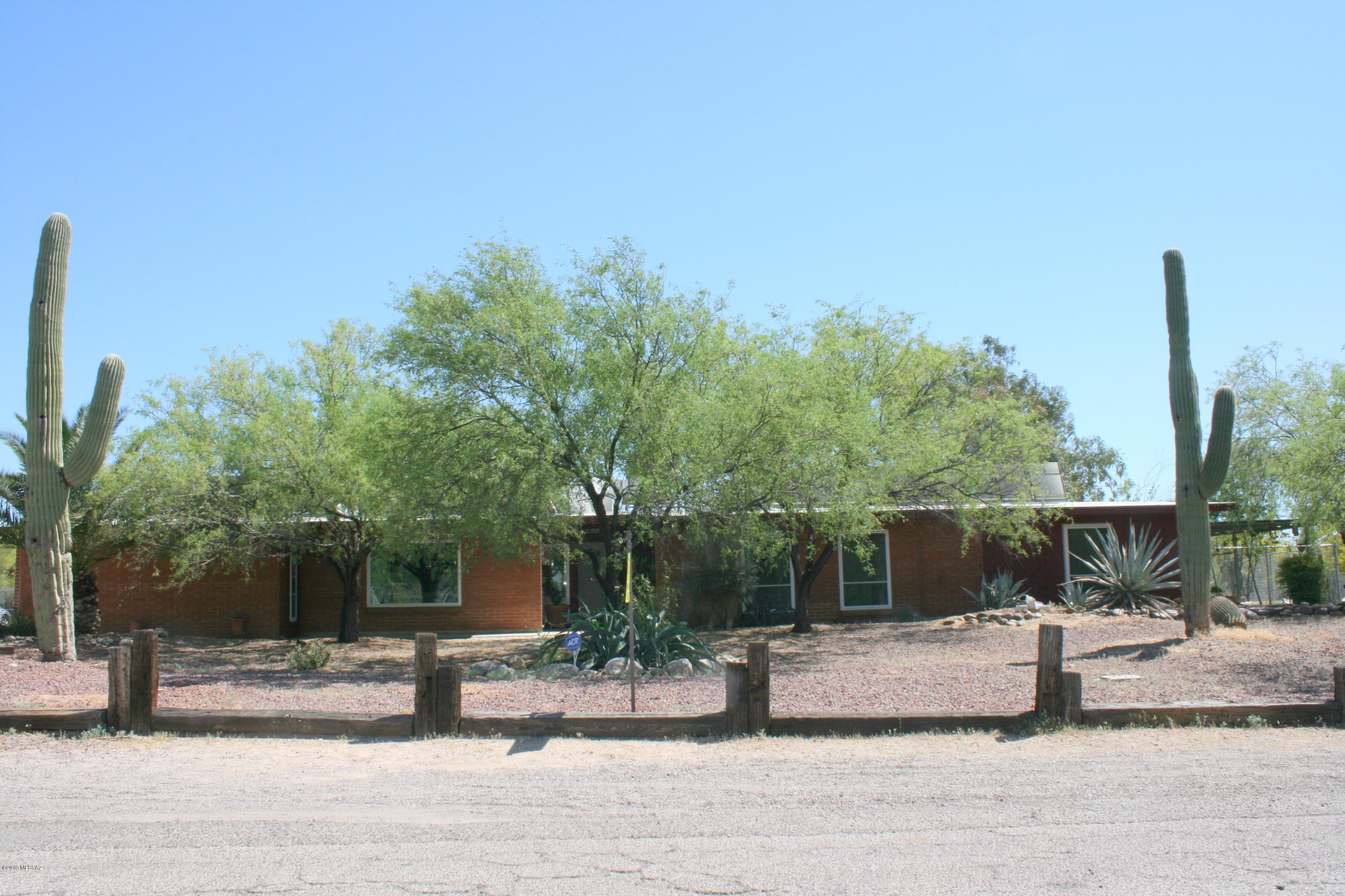 Casas Adobes Estates (541-618) - Residential