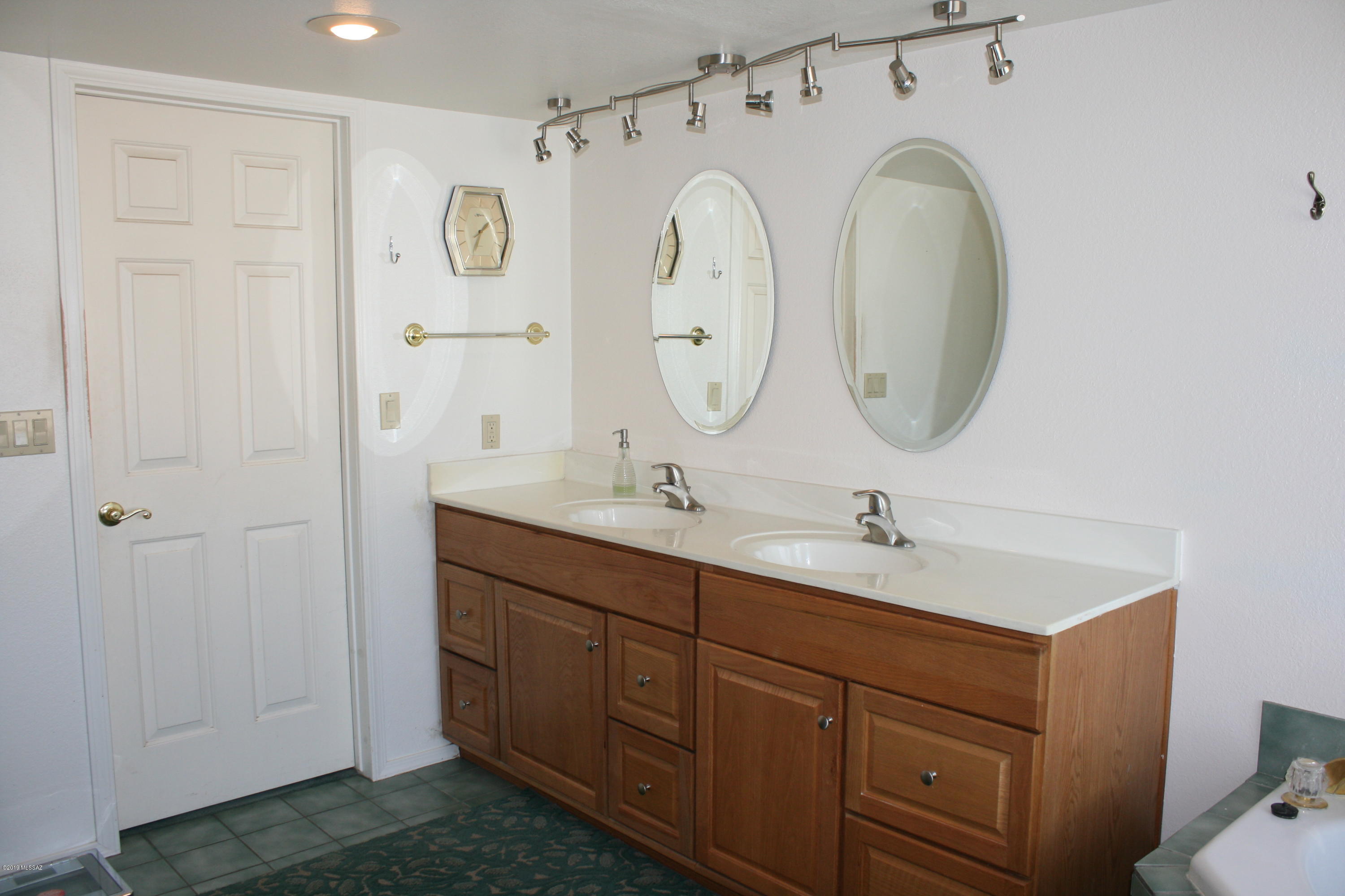 Casas Adobes Estates (541-618) - Residential