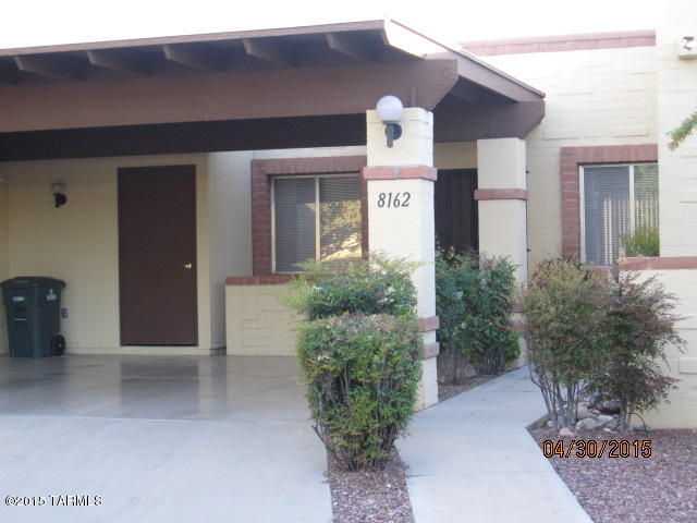 2 Br 2 Ba Townhome in wonderful neighborhood close to all conveniences. Open Kitchen with dining area. Spacious living room has fireplace. Large closet in Master and plenty of extra space for storage. 2 Car Carport. Enclosed entrance with security door and walled back patio is steps from Community Pool.
Private and quiet neighborhood, located in cul de sac. Great location at Wrightstown & Pantano.