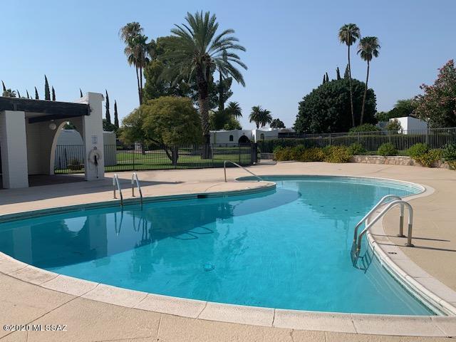 Las Lomitas (1) - Residential