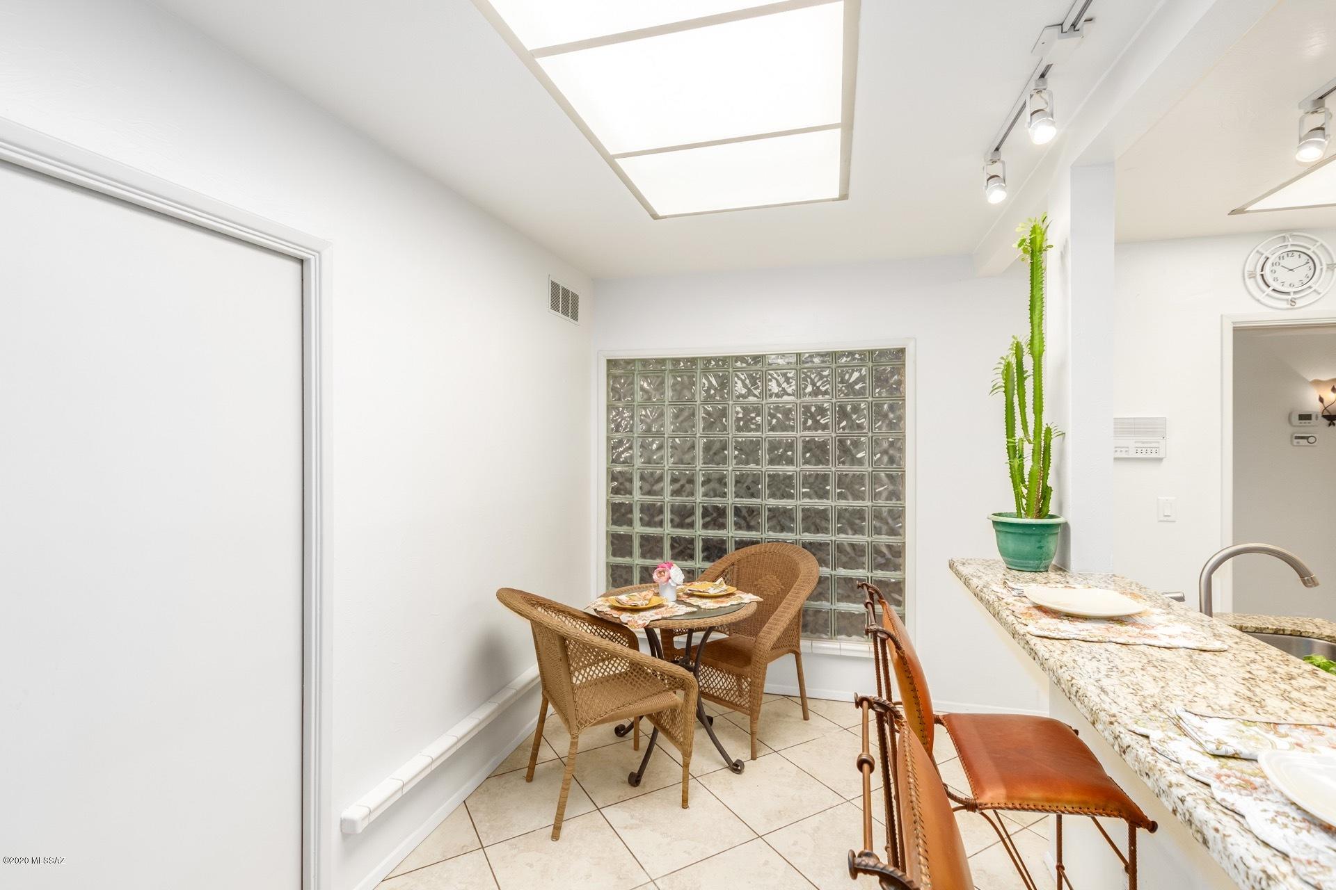 Las Lomitas (1) - Residential