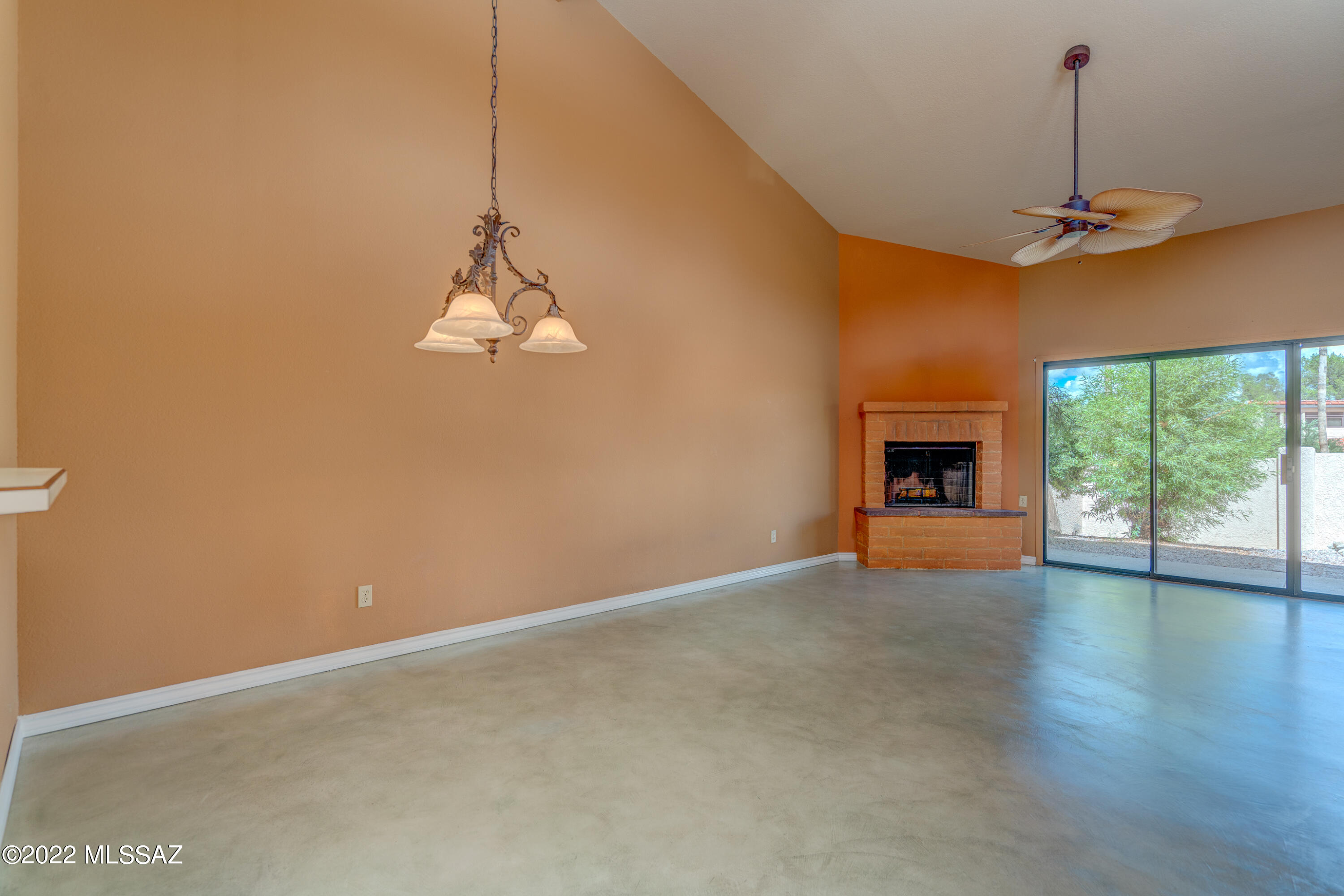 Valle Del Oro Townhomes (1-90) - Residential