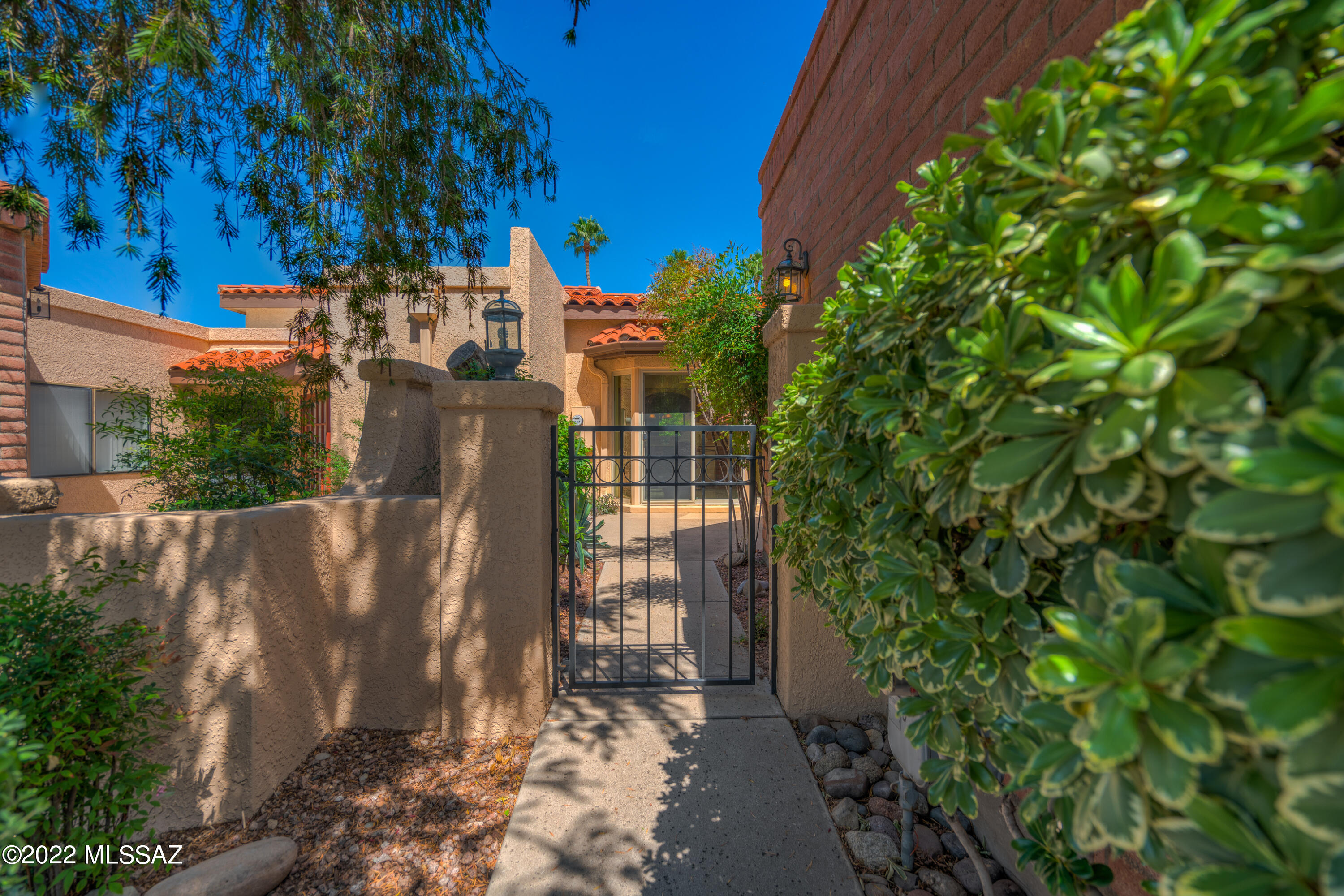 Valle Del Oro Townhomes (1-90) - Residential
