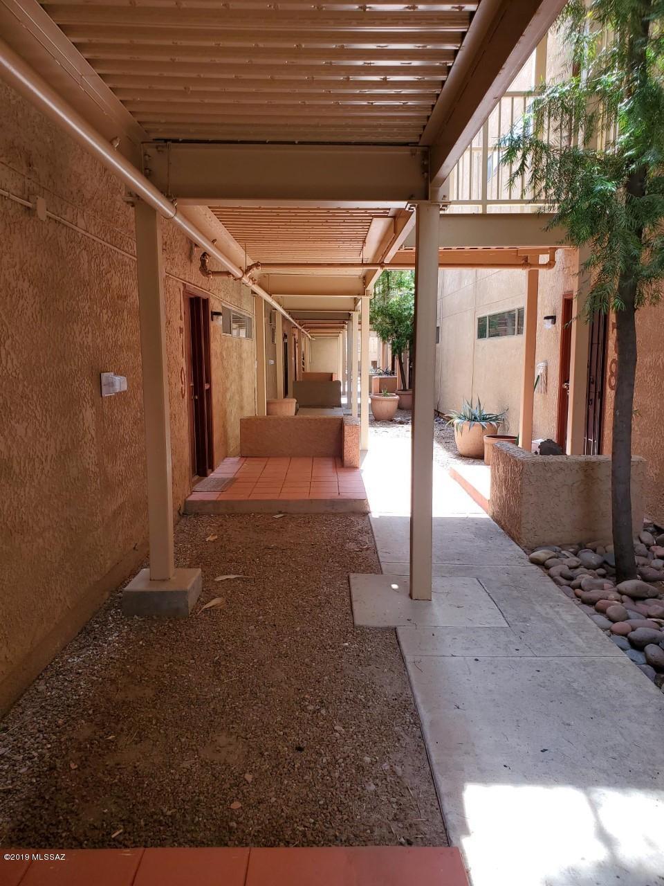 La Vida - Residential