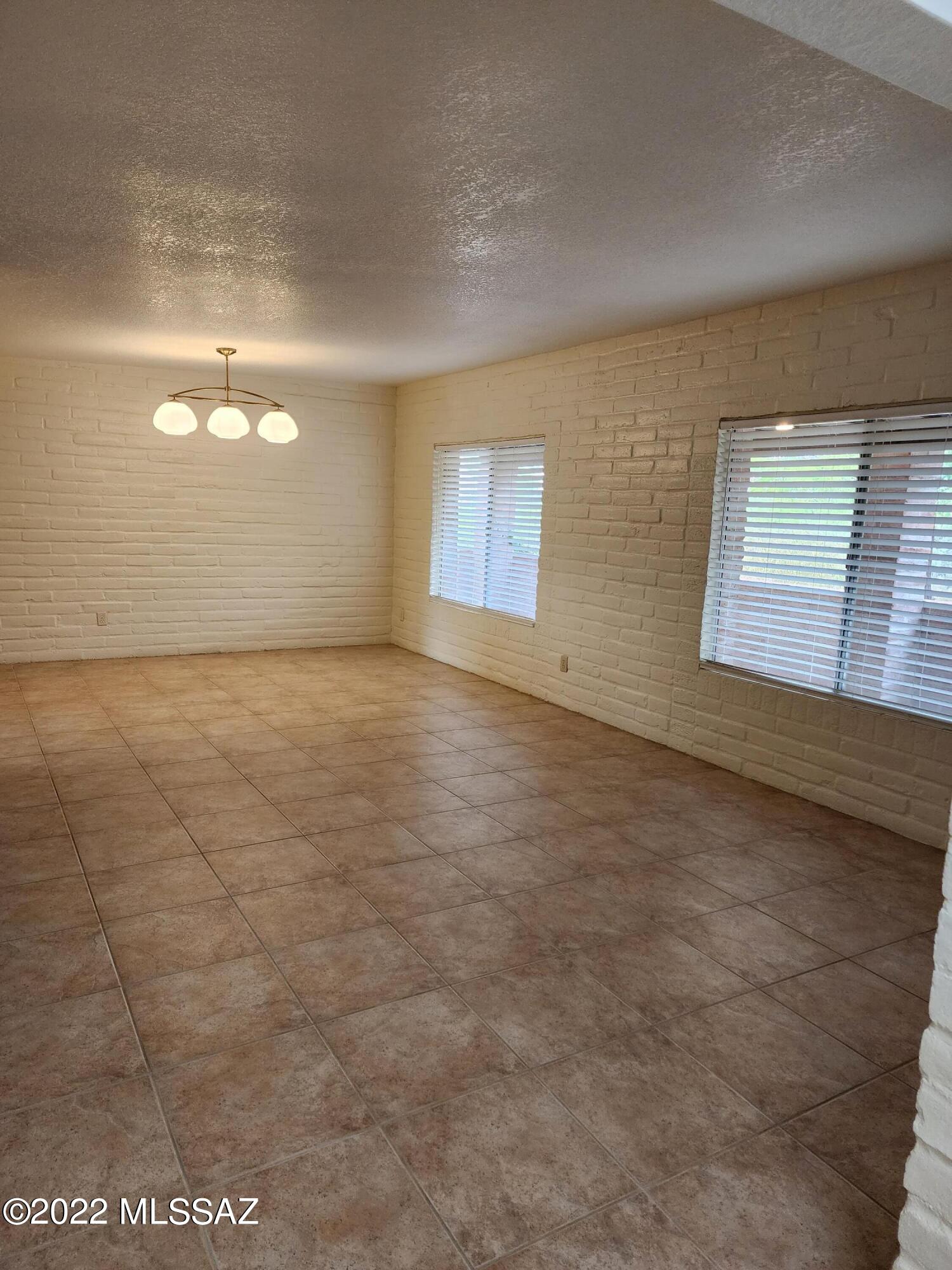 The Foothills (1-37) - Residential Lease