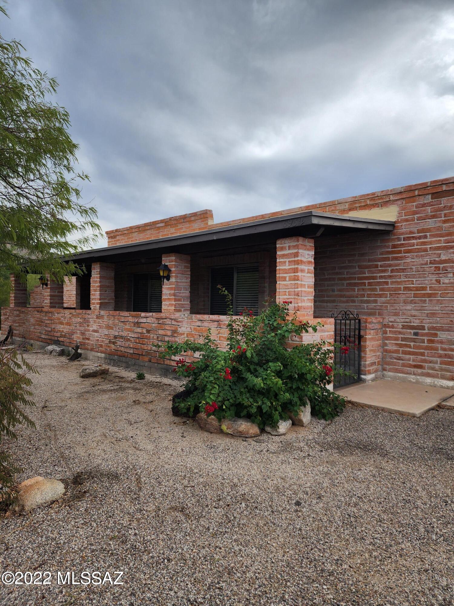 The Foothills (1-37) - Residential Lease