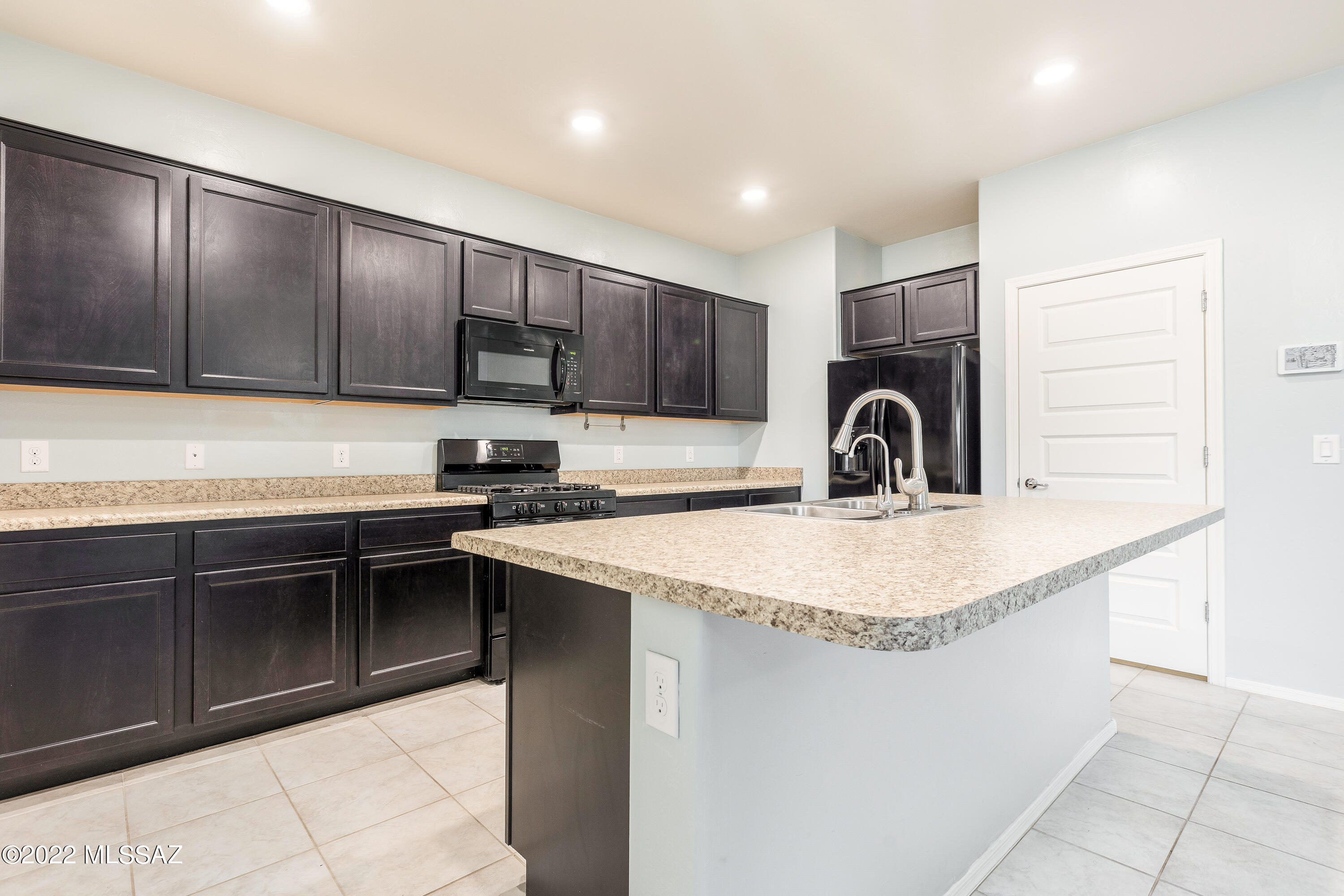 Saguaro Bloom SQ20180540069 - Residential