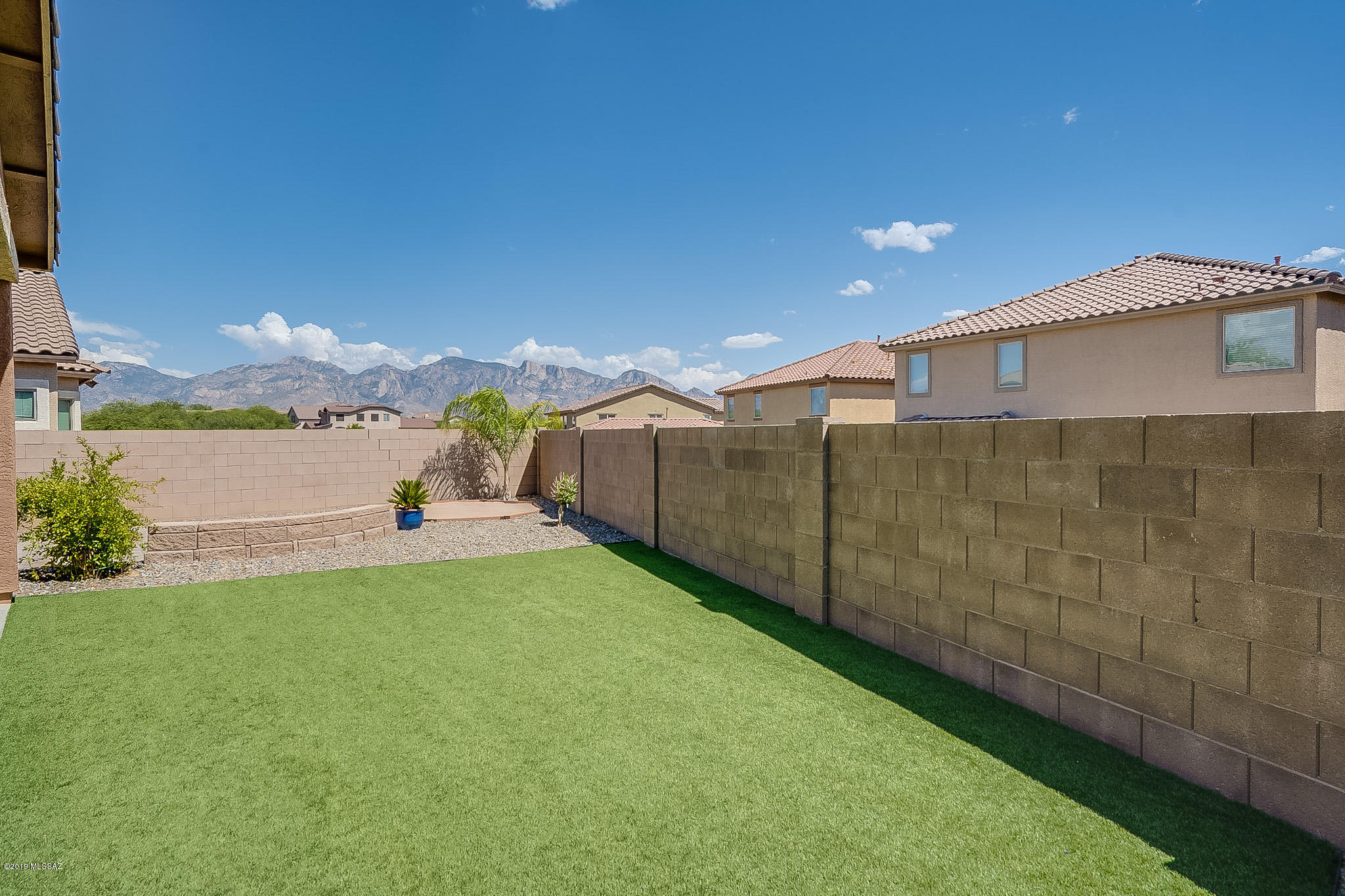 Rancho Vistoso NGHB 10 PCLS S,U & V - Residential