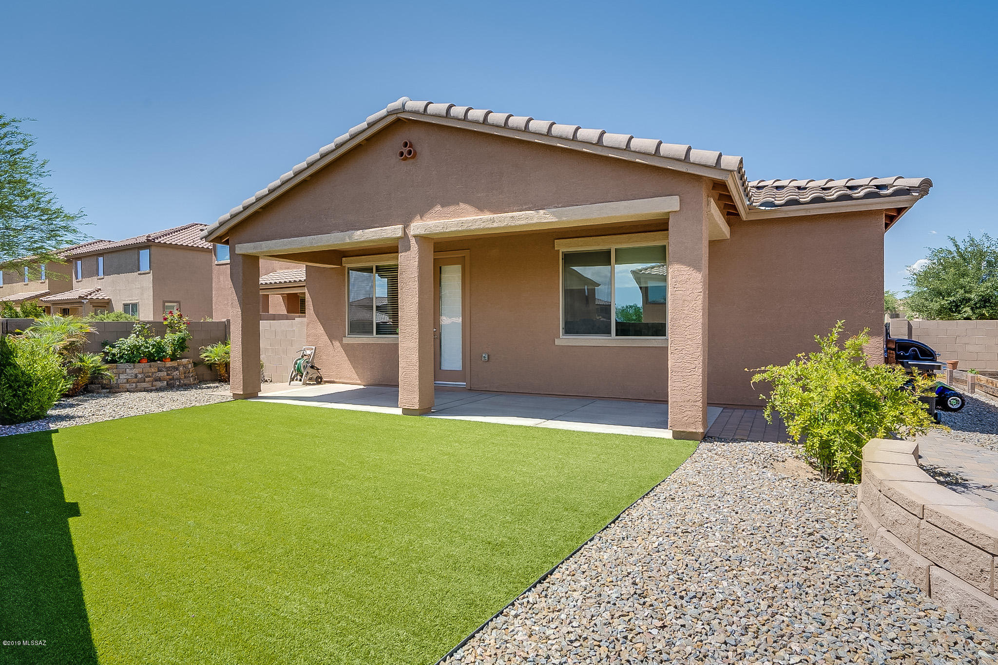 Rancho Vistoso NGHB 10 PCLS S,U & V - Residential
