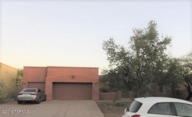 This very spacious home in a gated community, is just right for your children to grow up in.  The house has 4 bedrooms / 3 bathrooms, living room, dinning and family room.  There are high ceiling throughout.  it does not get any better then this.  Don't let this one slip through your fingers.  Online auction begins 01/21/17 and ends 01/26/17.