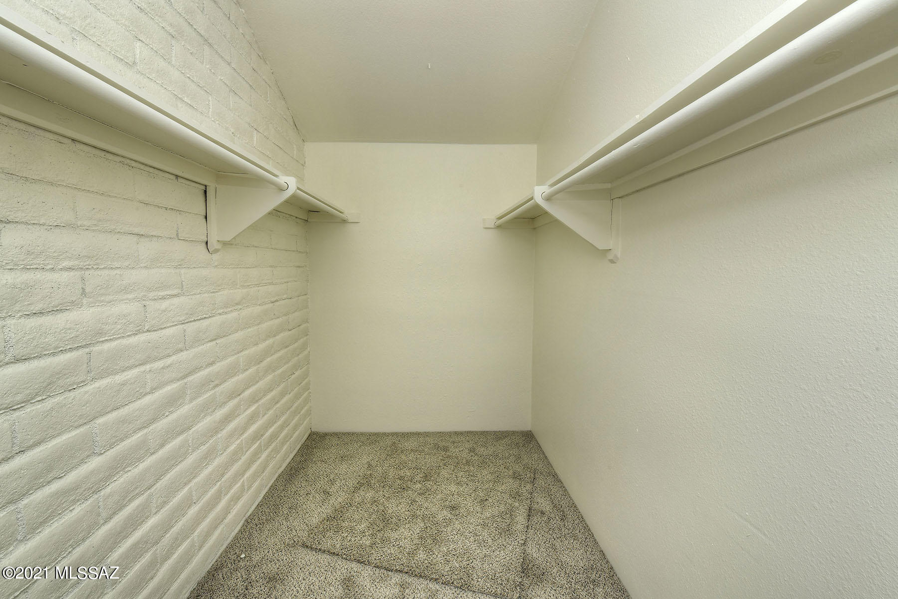Orchard River (1-138) - Residential Lease