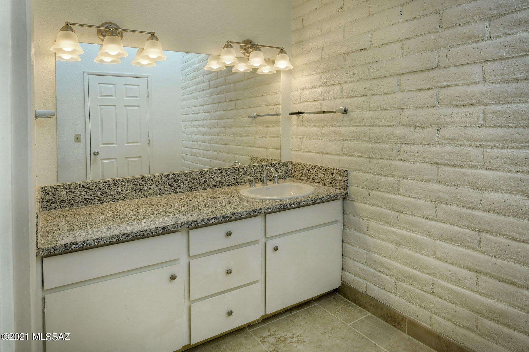 Orchard River (1-138) - Residential Lease
