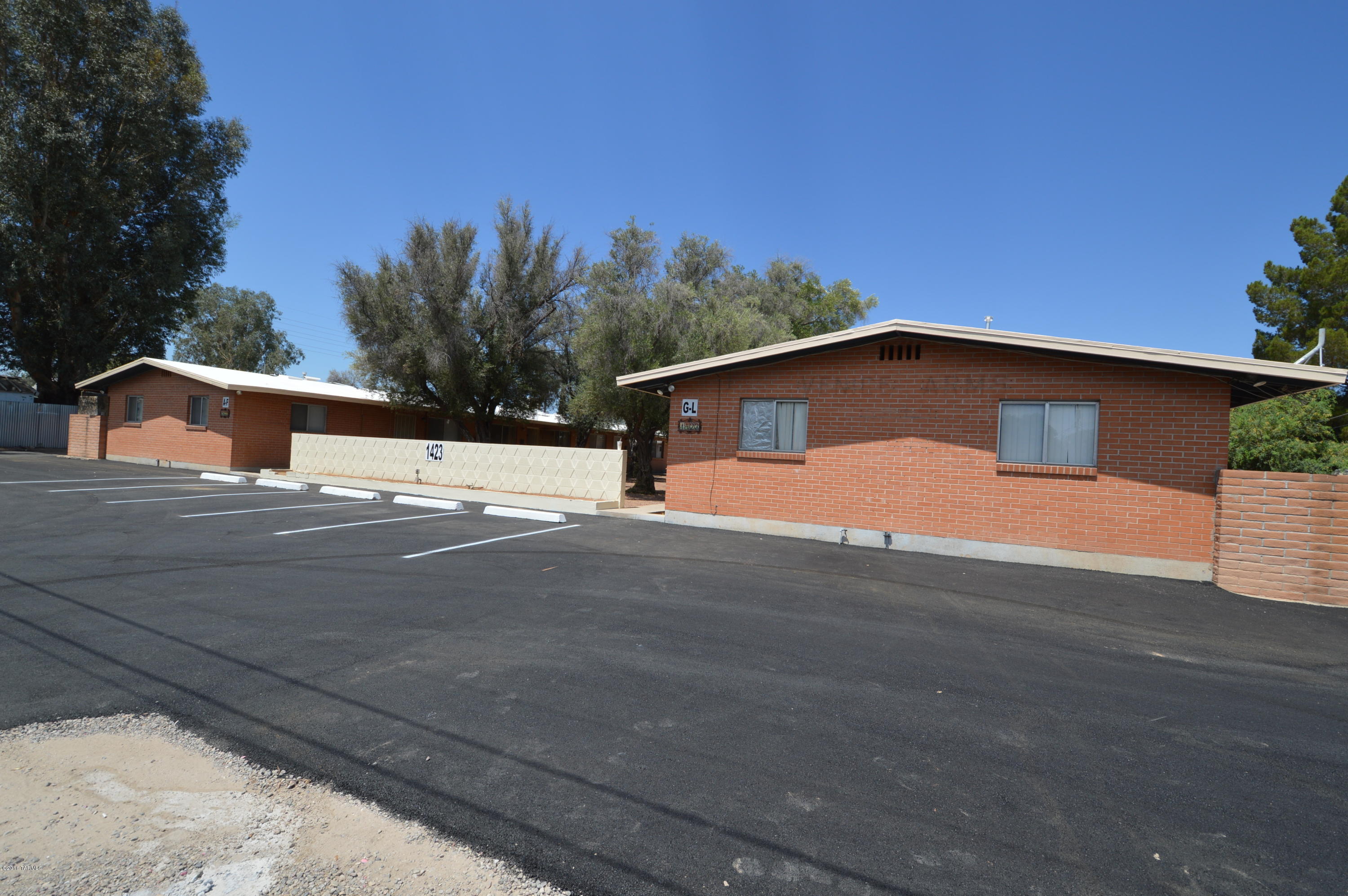 This is an investor favorite that can be set to cruise control, starting with a brick exterior, a reseal of the roof and addition of new A/C units, down to the smallest of details on the interior.  This property has been fully renovated on both the inside and out with the goal of providing high quality finishes for tenant comfort while at the same time reducing unexpected expenses and maintenance costs to virtually zero.  
**With a private courtyard for each apartment…
**Room to add storage and increase NOI
**New Kitchens, bath, flooring and AC
**Carport for each unit.
**Turnkey solution with full management services in place and able to continue forward for the out of town buyer.