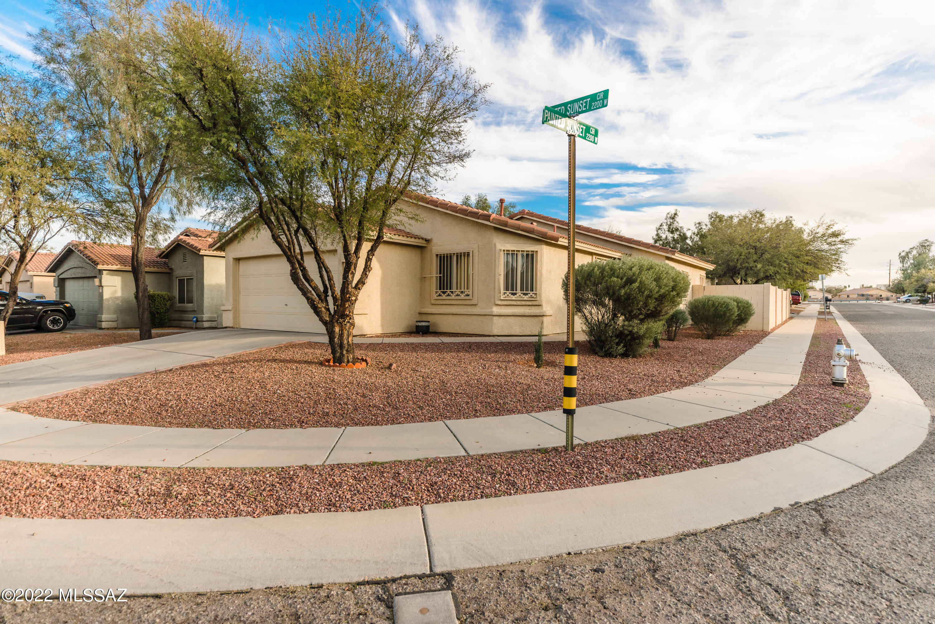 Beautiful and well maintained  House very close to Pima College and UofA. Easy access to I-10 and downtown Tucson. You don't want to miss it. Come and see today.  Great Backyard and Corner lot makes this house more attractive.