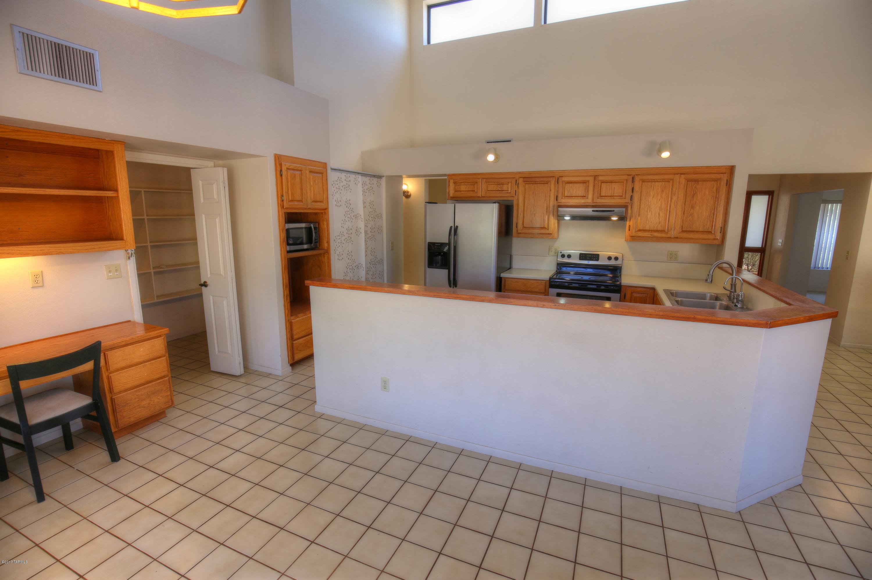 Shadow Hills (1-483) - Residential Lease
