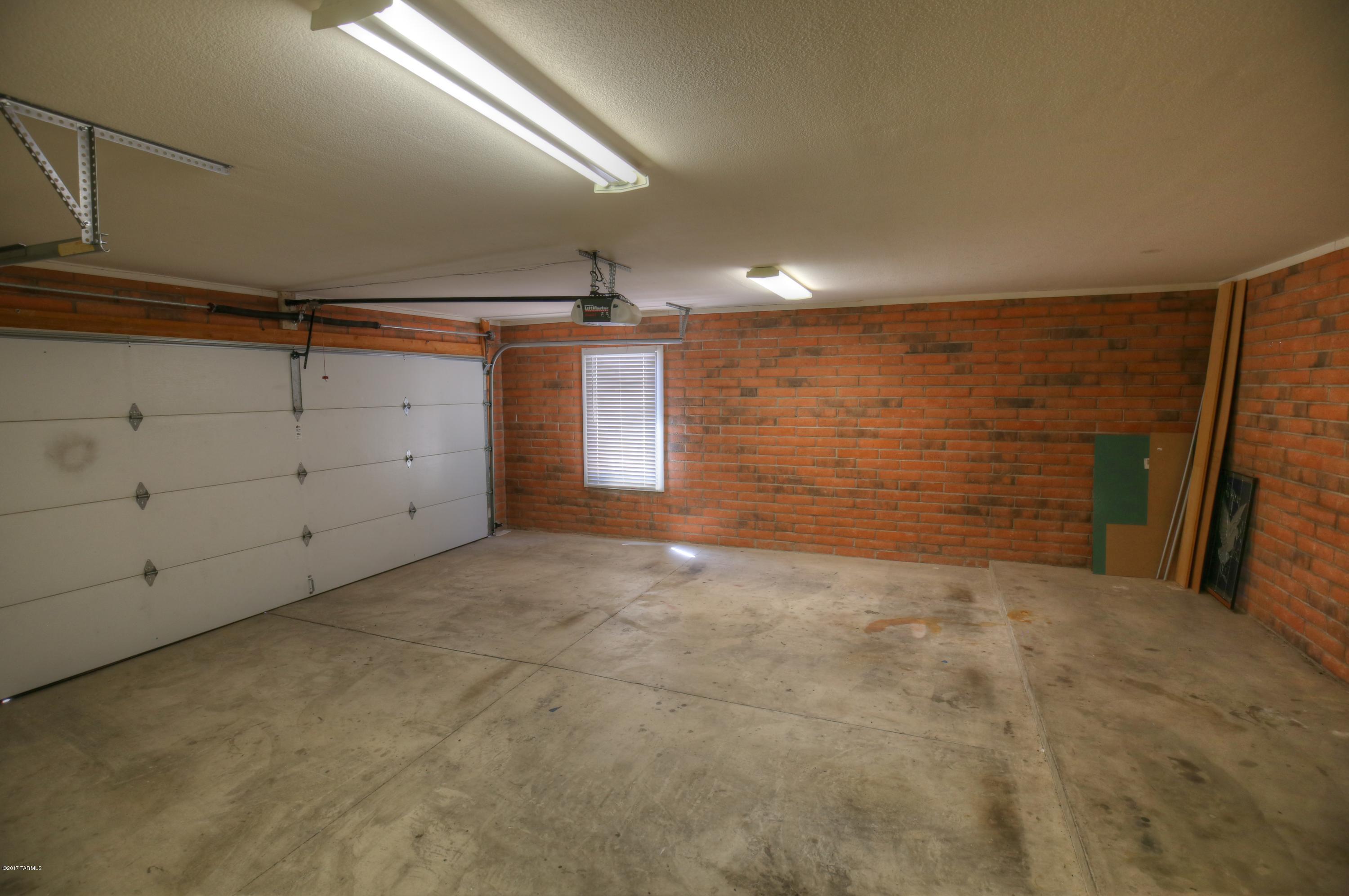 Shadow Hills (1-483) - Residential Lease