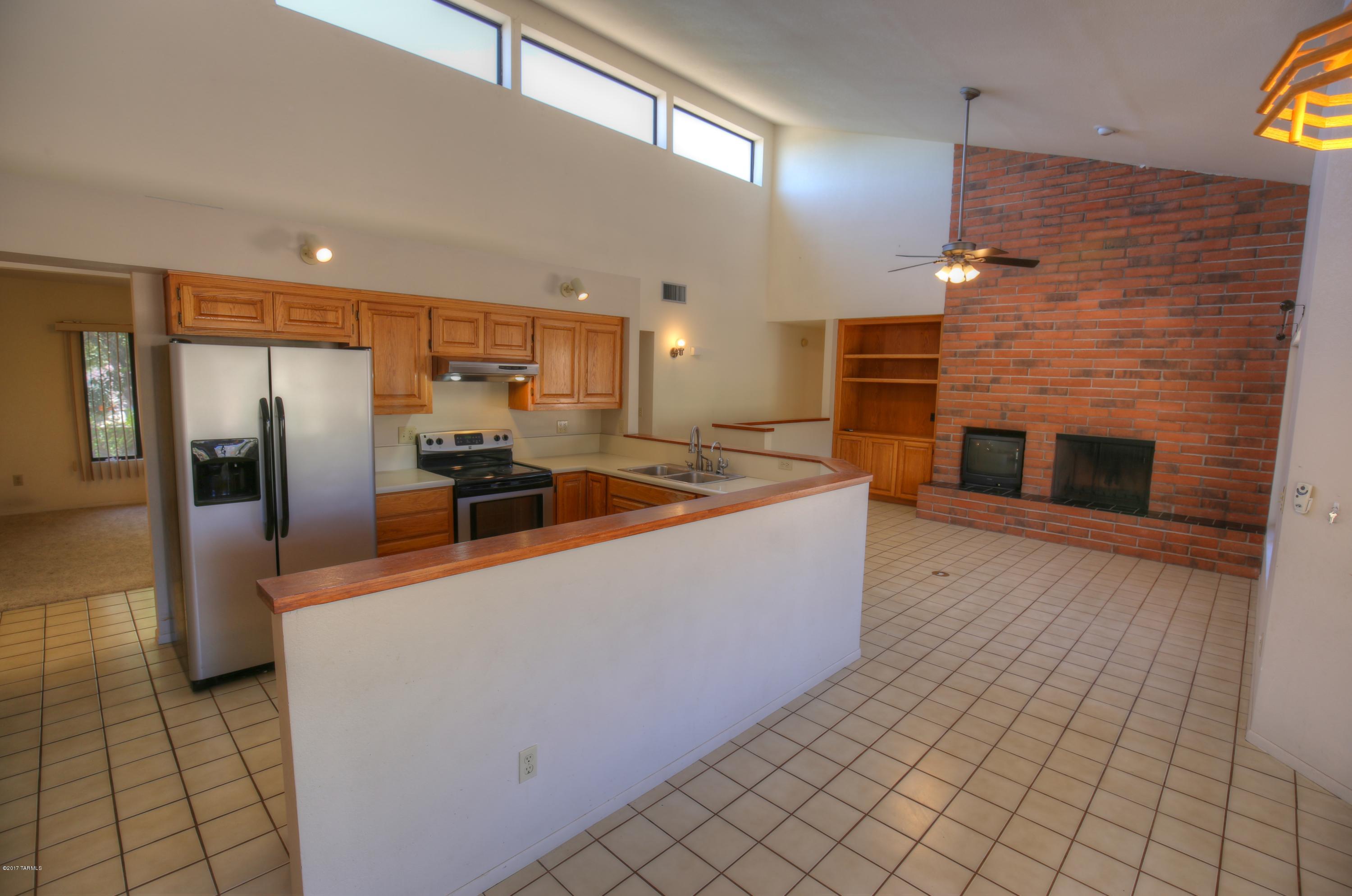 Shadow Hills (1-483) - Residential Lease
