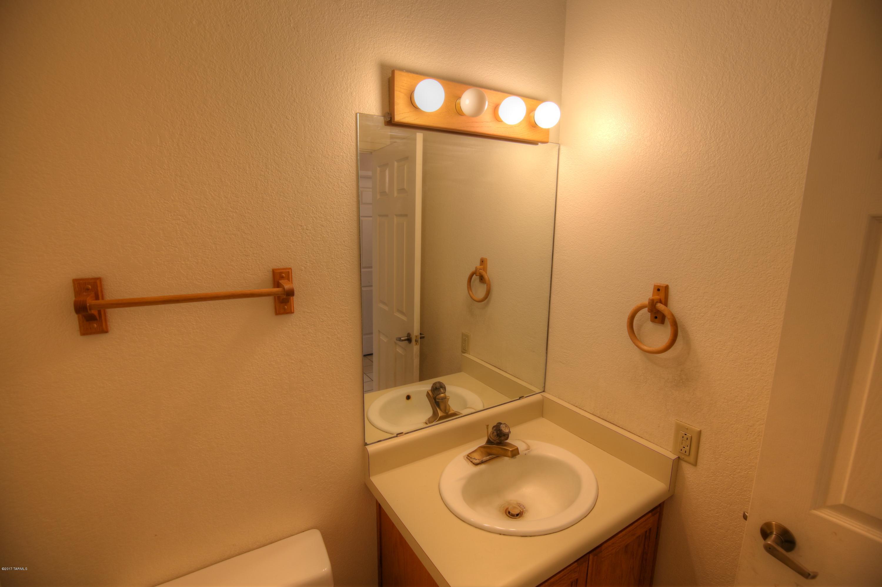 Shadow Hills (1-483) - Residential Lease