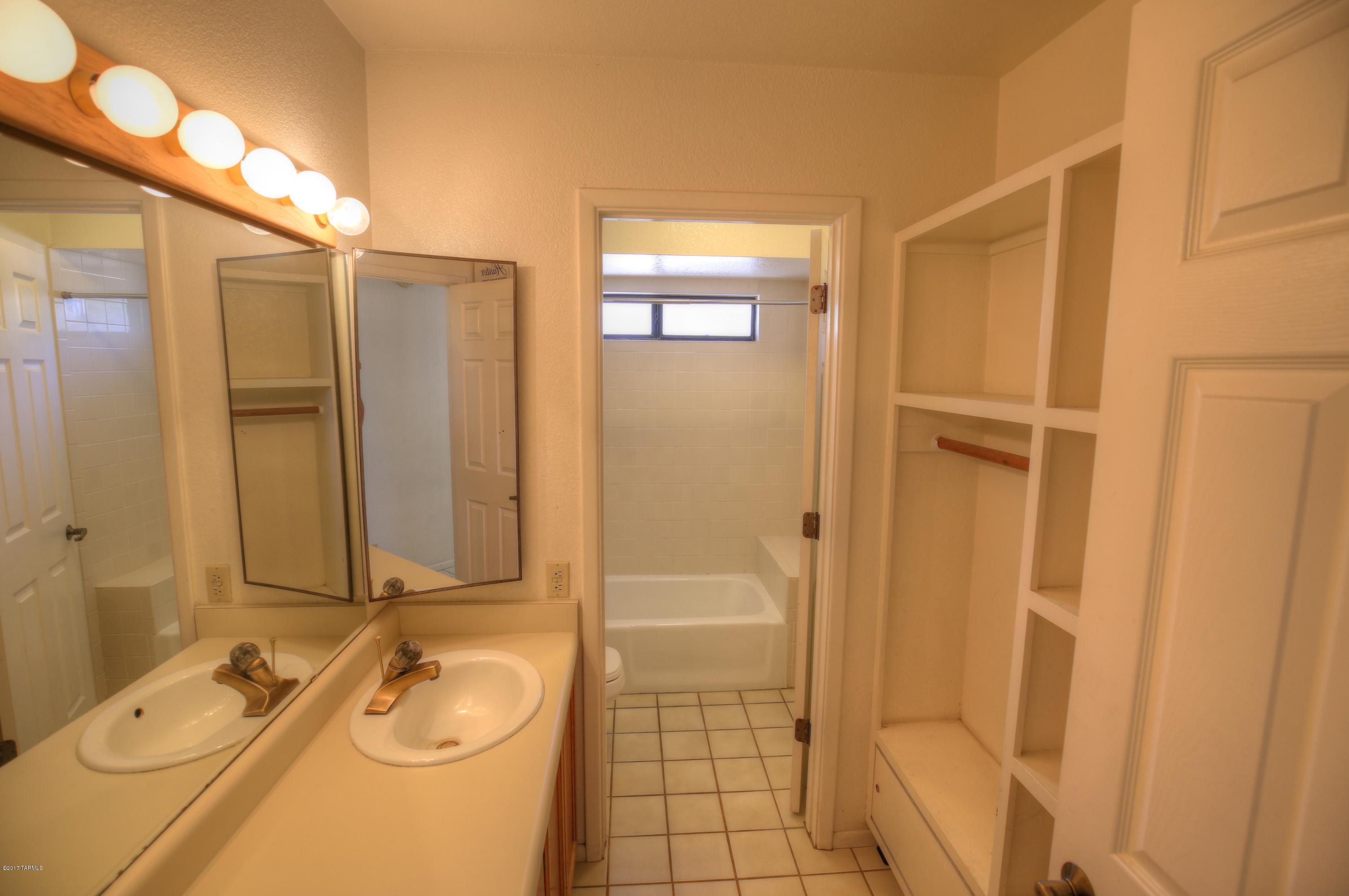 Shadow Hills (1-483) - Residential Lease