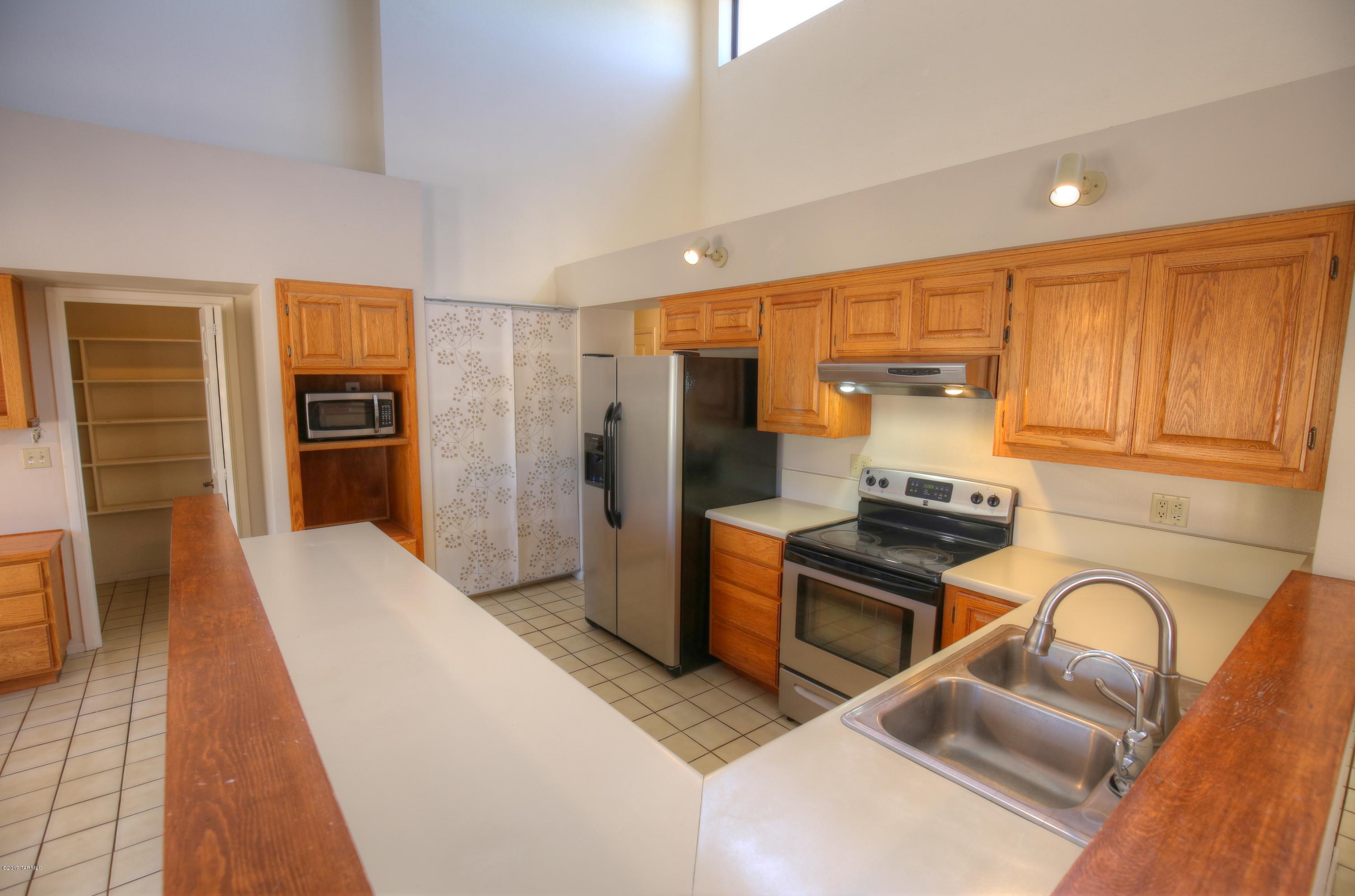 Shadow Hills (1-483) - Residential Lease