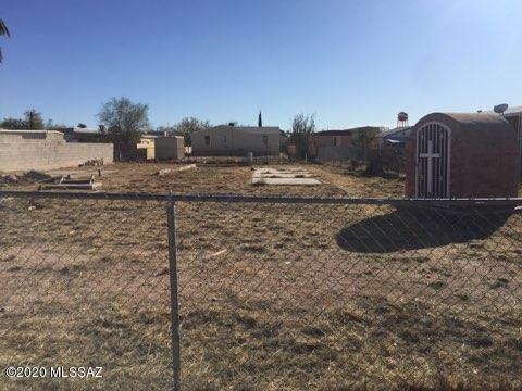 Large Lot!  Huge Opportunity!