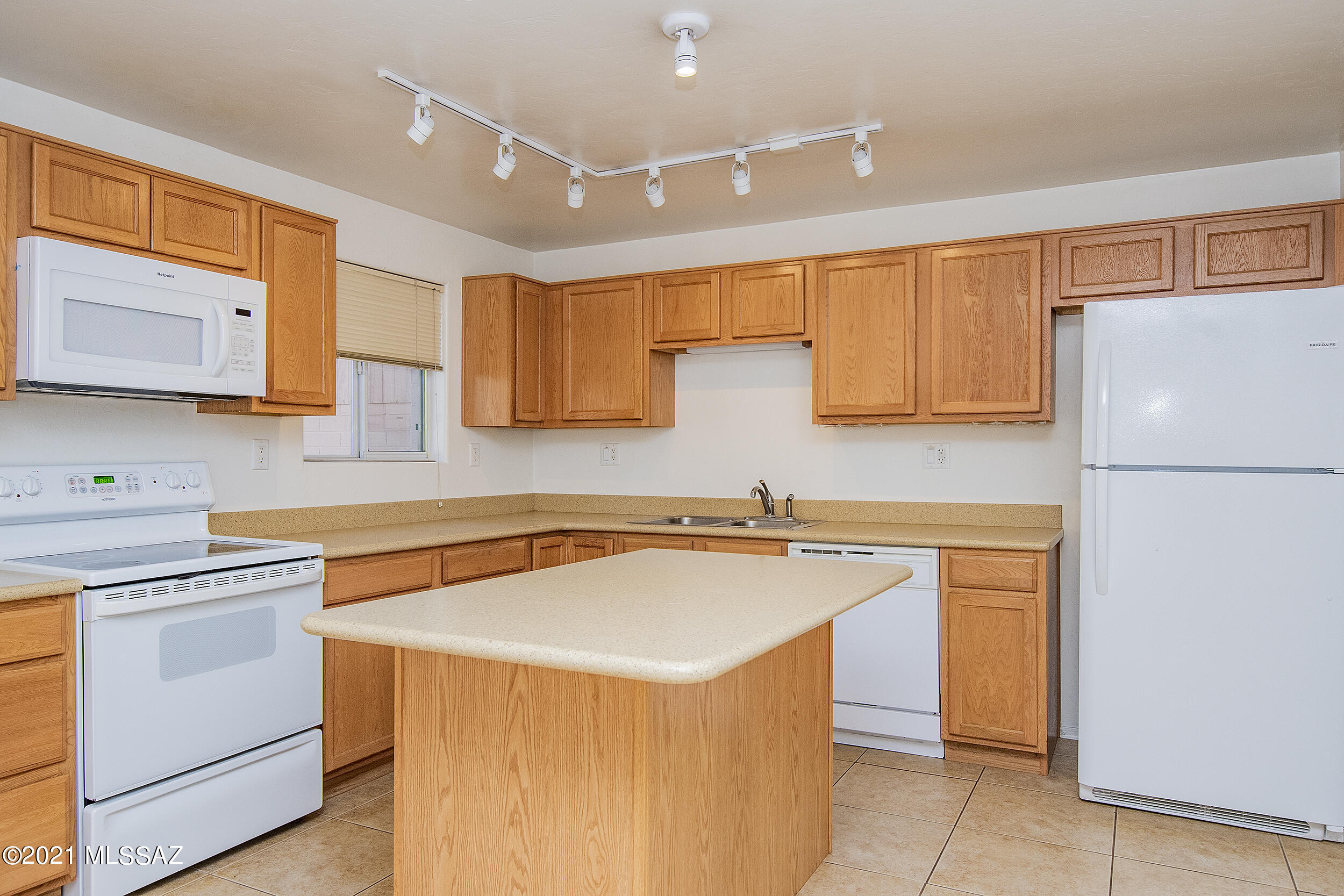 Villa Venice Condos - Residential