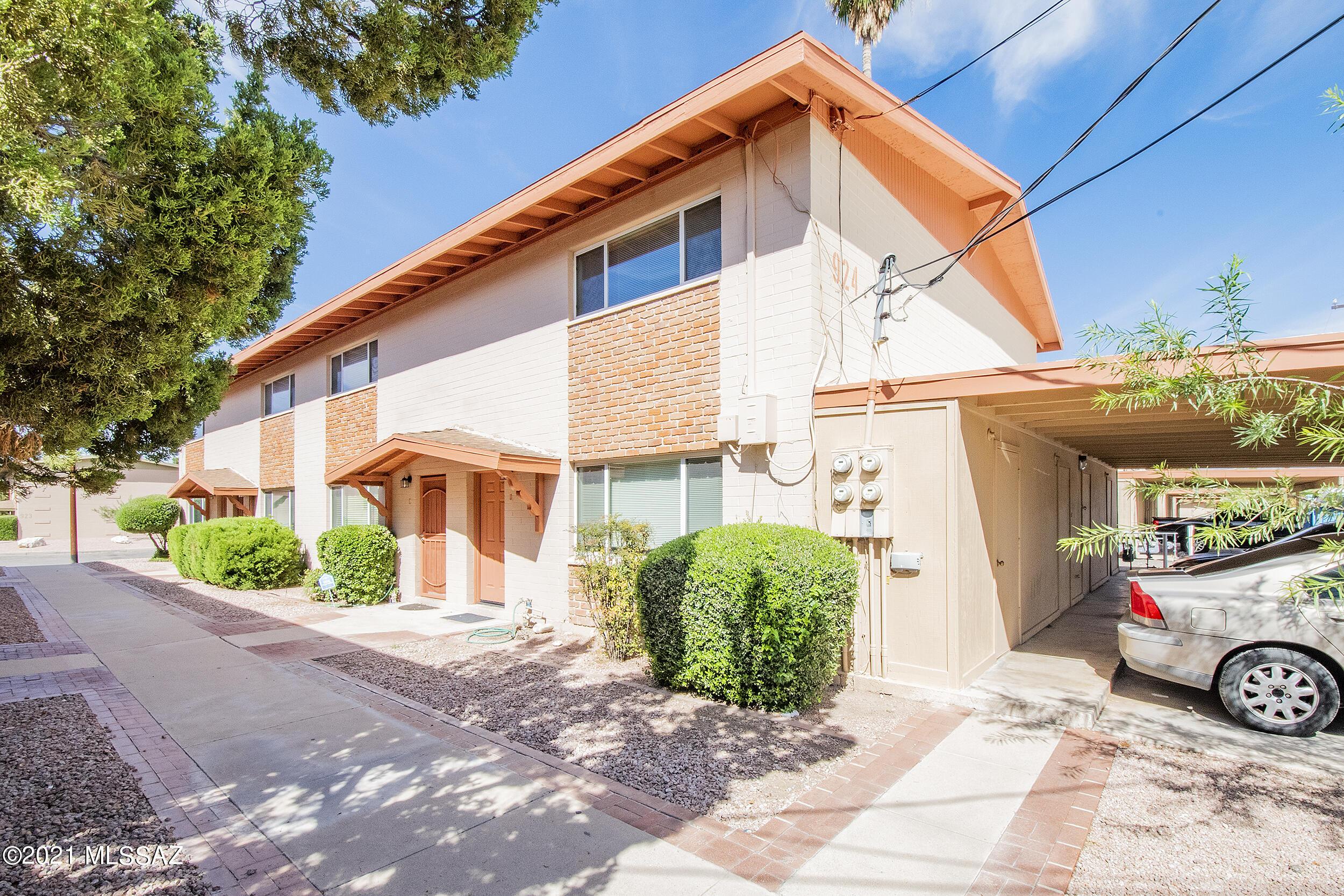 Villa Venice Condos - Residential