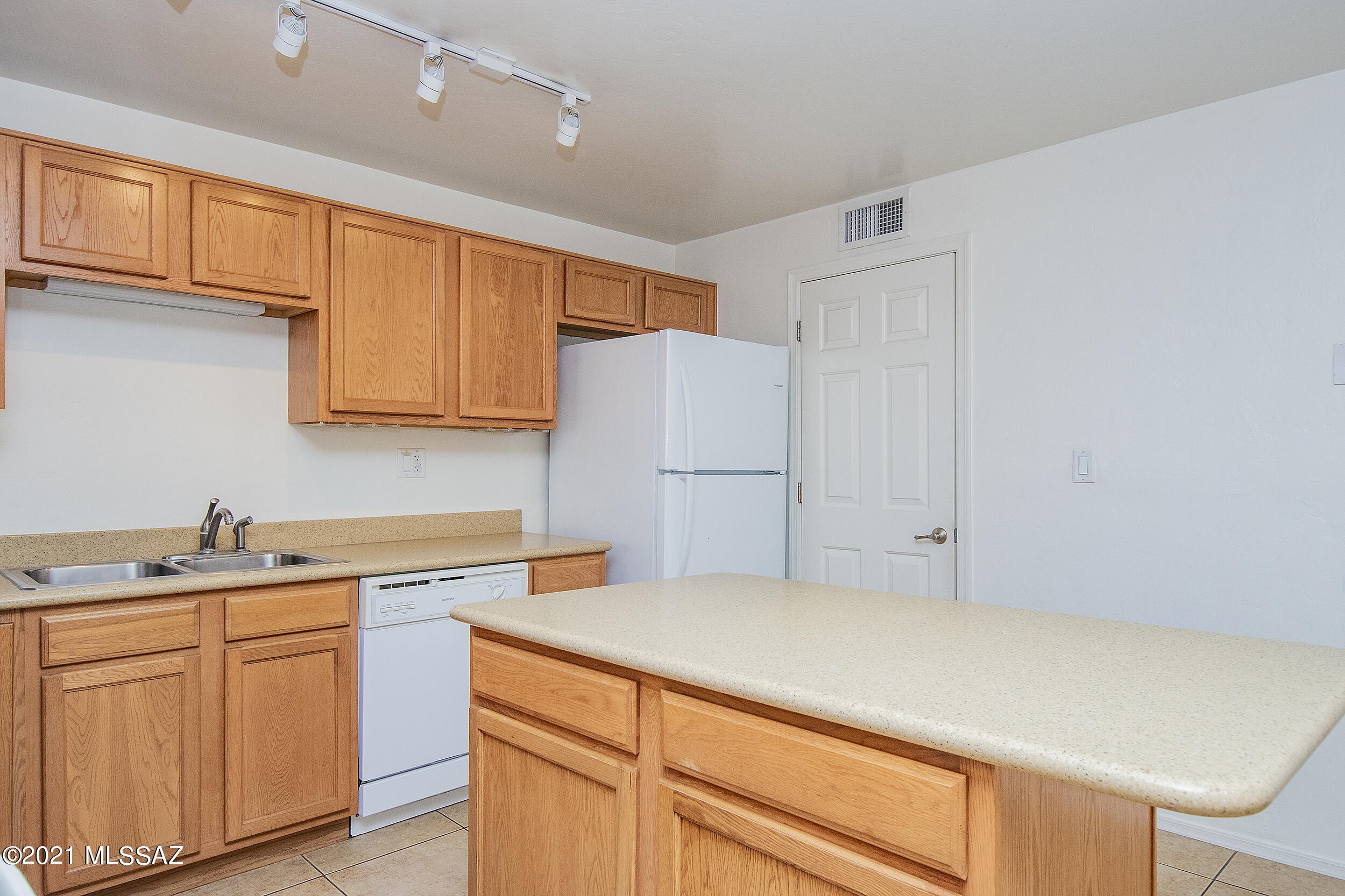 Villa Venice Condos - Residential