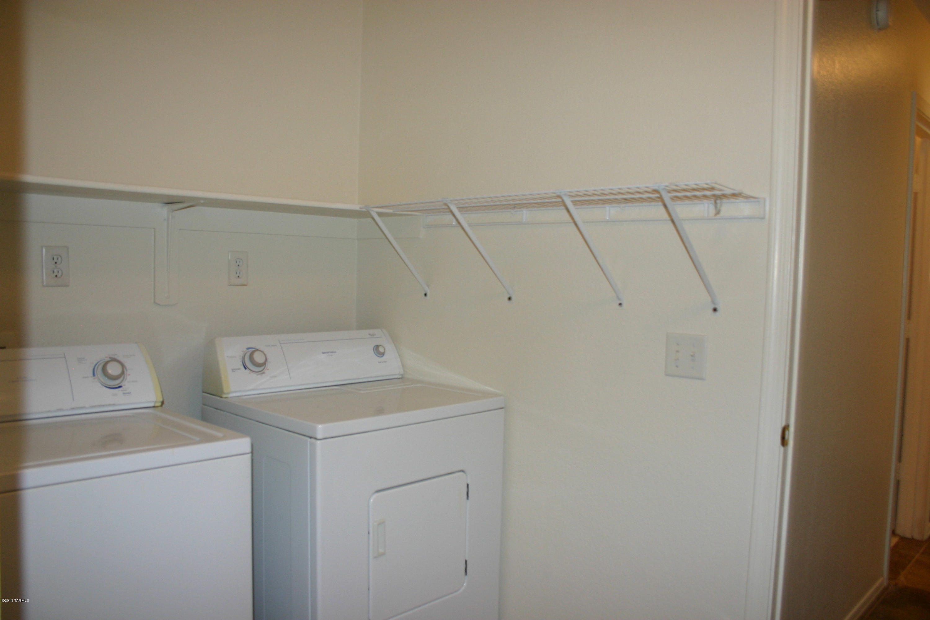 Arizona La Victoria (1-131) - Residential Lease