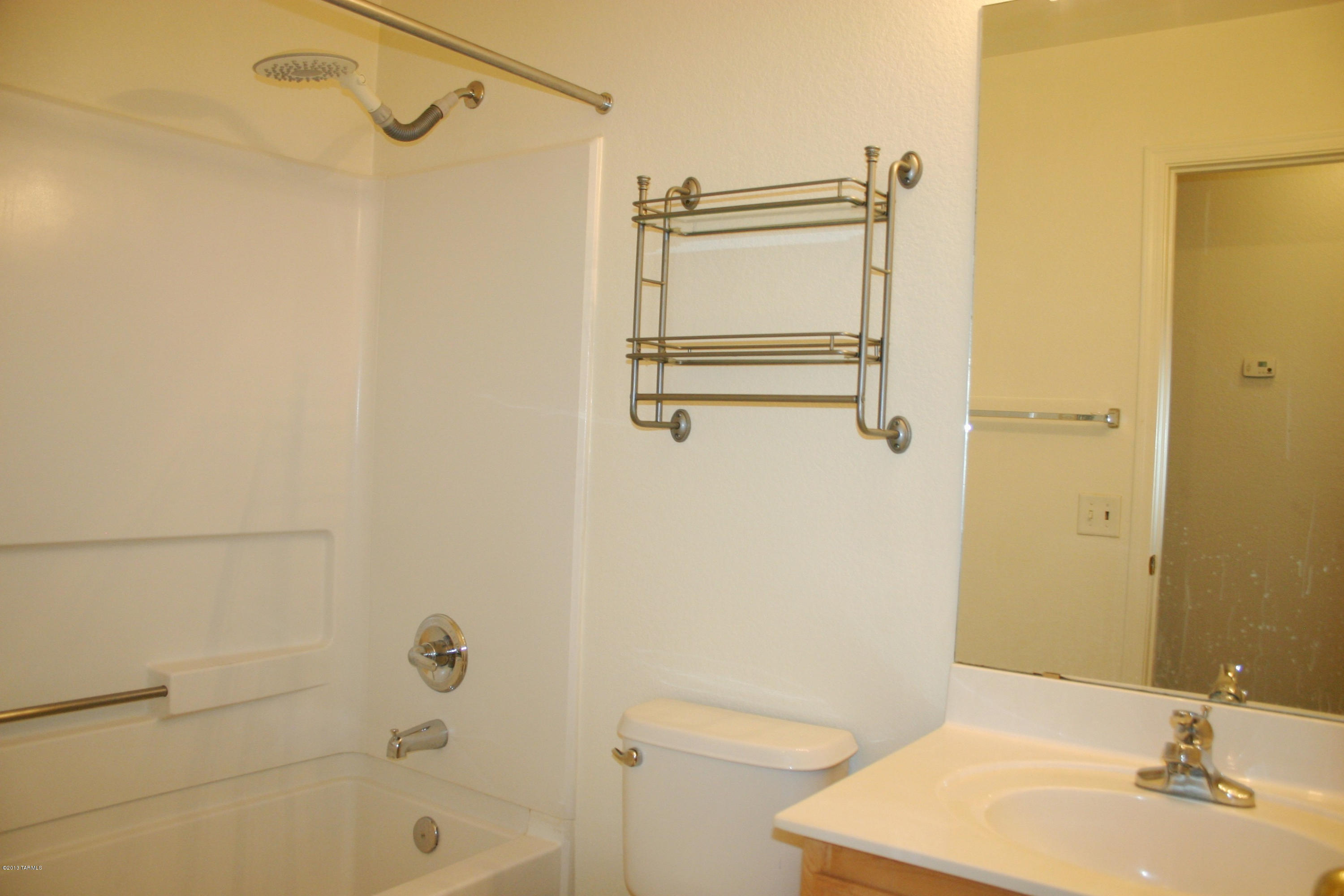 Arizona La Victoria (1-131) - Residential Lease