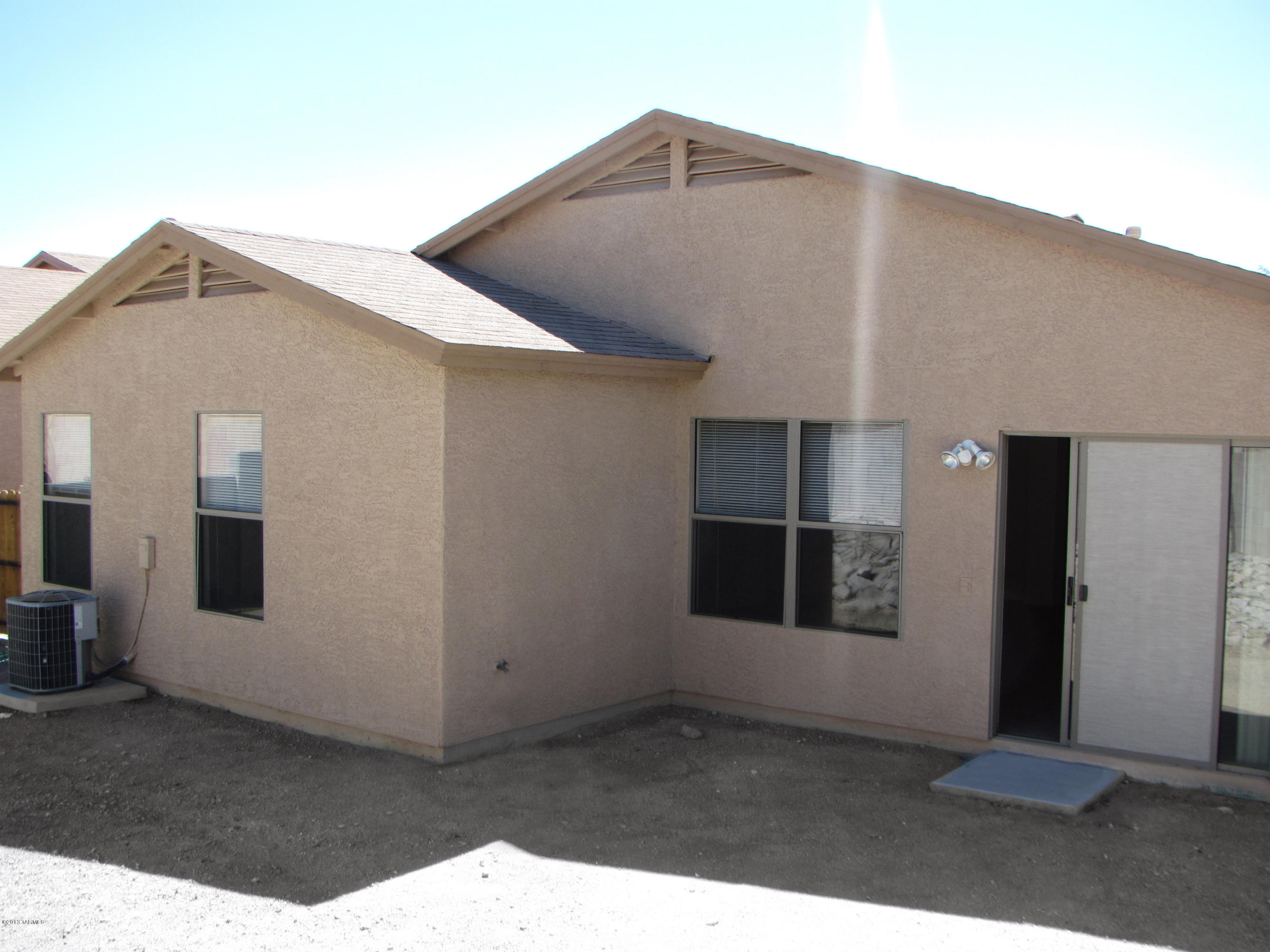 Arizona La Victoria (1-131) - Residential Lease