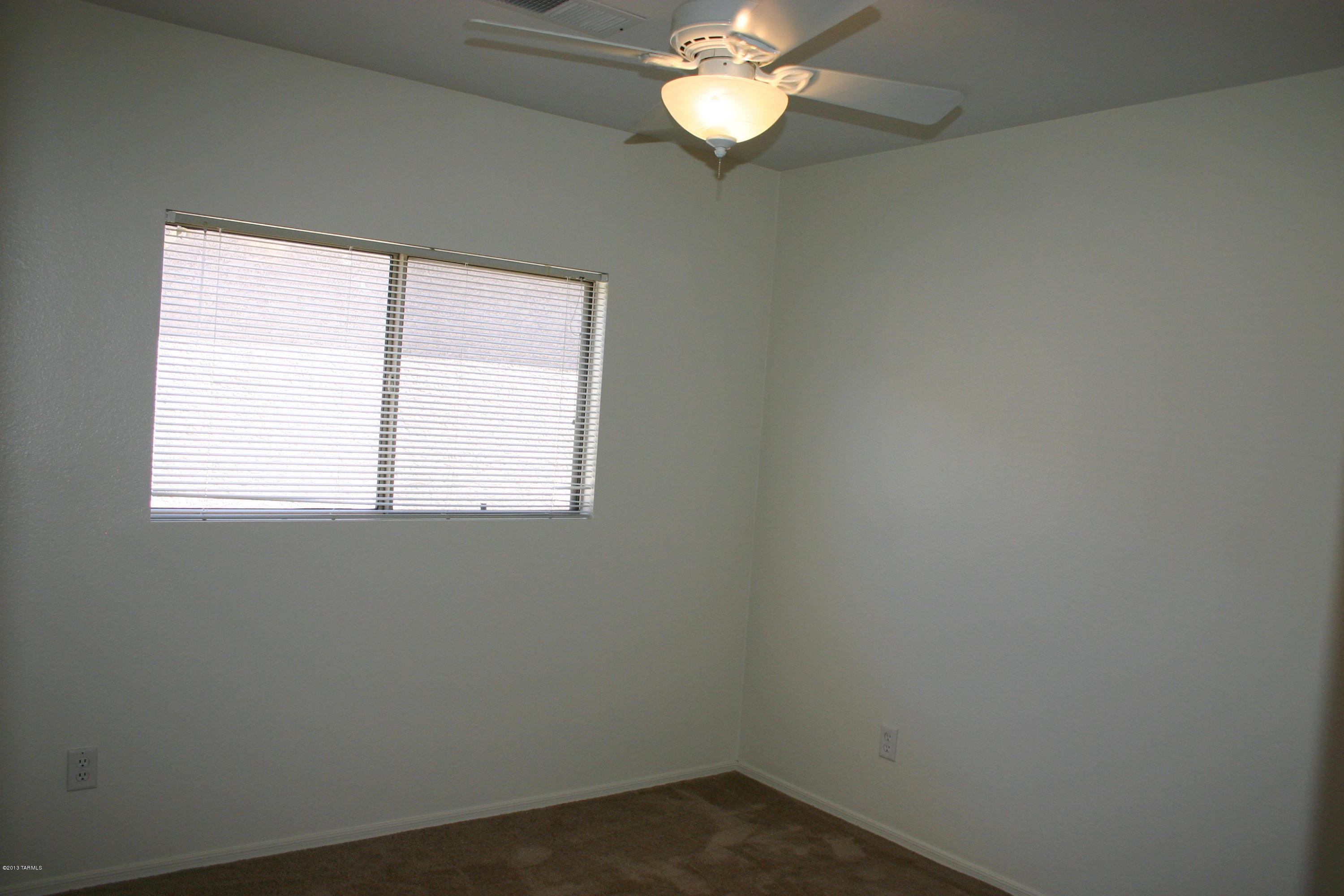 Arizona La Victoria (1-131) - Residential Lease