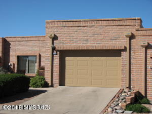 This spacious town home is going  through an update. Popcorn ceilings GONE, New carpet i master bedroom. Living room carpet replaced with tile. Freshly painted with Harmonious Southwest colors give a new welcoming entry. The home has a newer water softener, 2 new skylights, roof resealed, slump block sealed. 
Bathrooms ''higher'' toilets. Kitchen has a new microwave, dishwasher, disposal and range. You'll be amazed to discover how functional this home gives plenty of space for relaxing and enjoying ARIZONA SUNSHINE.
