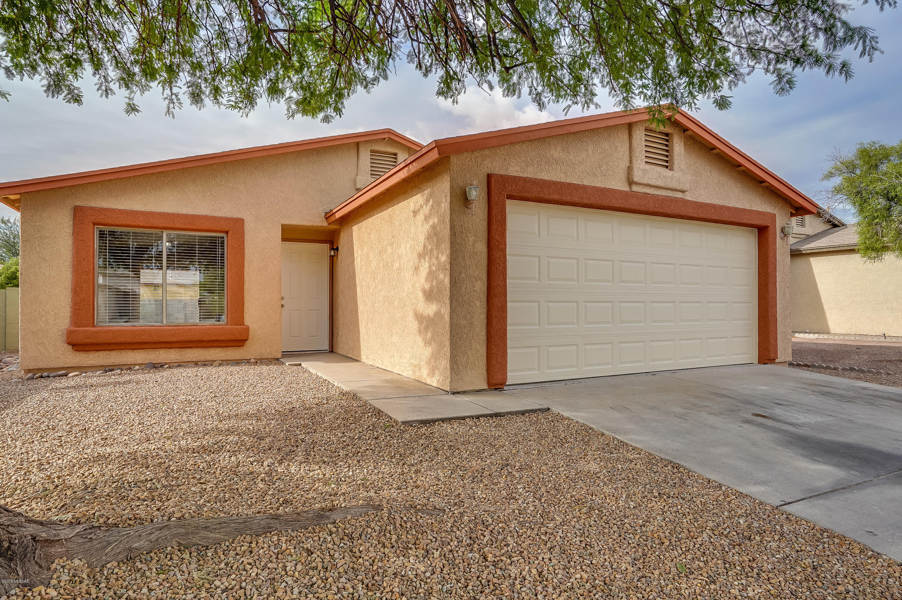 ***Range pricing.  Seller will accept or counter offers between $149,000 - $159,000***  Contemporary 3 bedroom, 2 bath, 1118 sq ft home built in 1995, close to shopping, food and entertainment. Immaculate home boasts new paint and flooring! Come see your new home today!