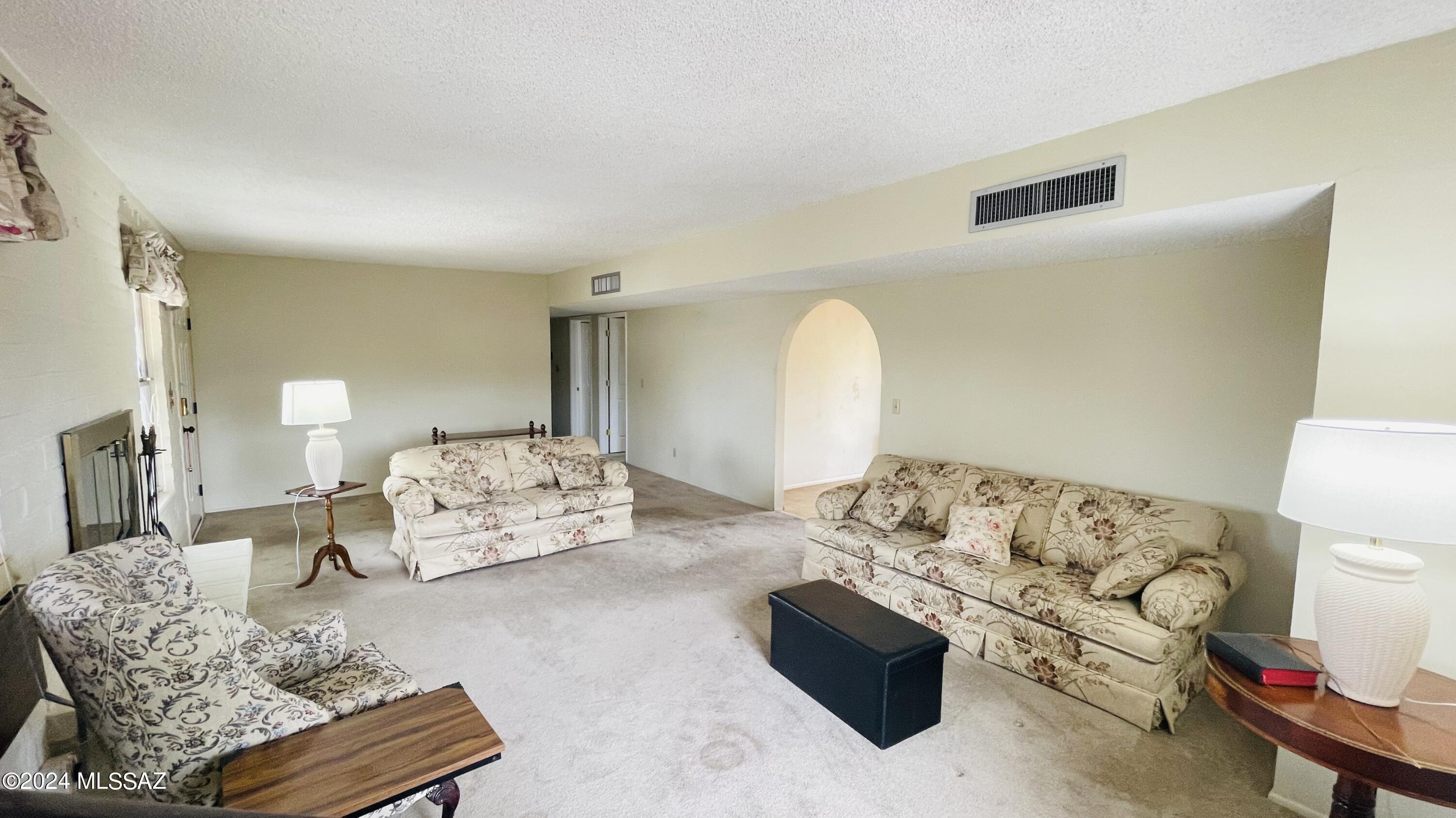 Broadway East (113-253) - Residential
